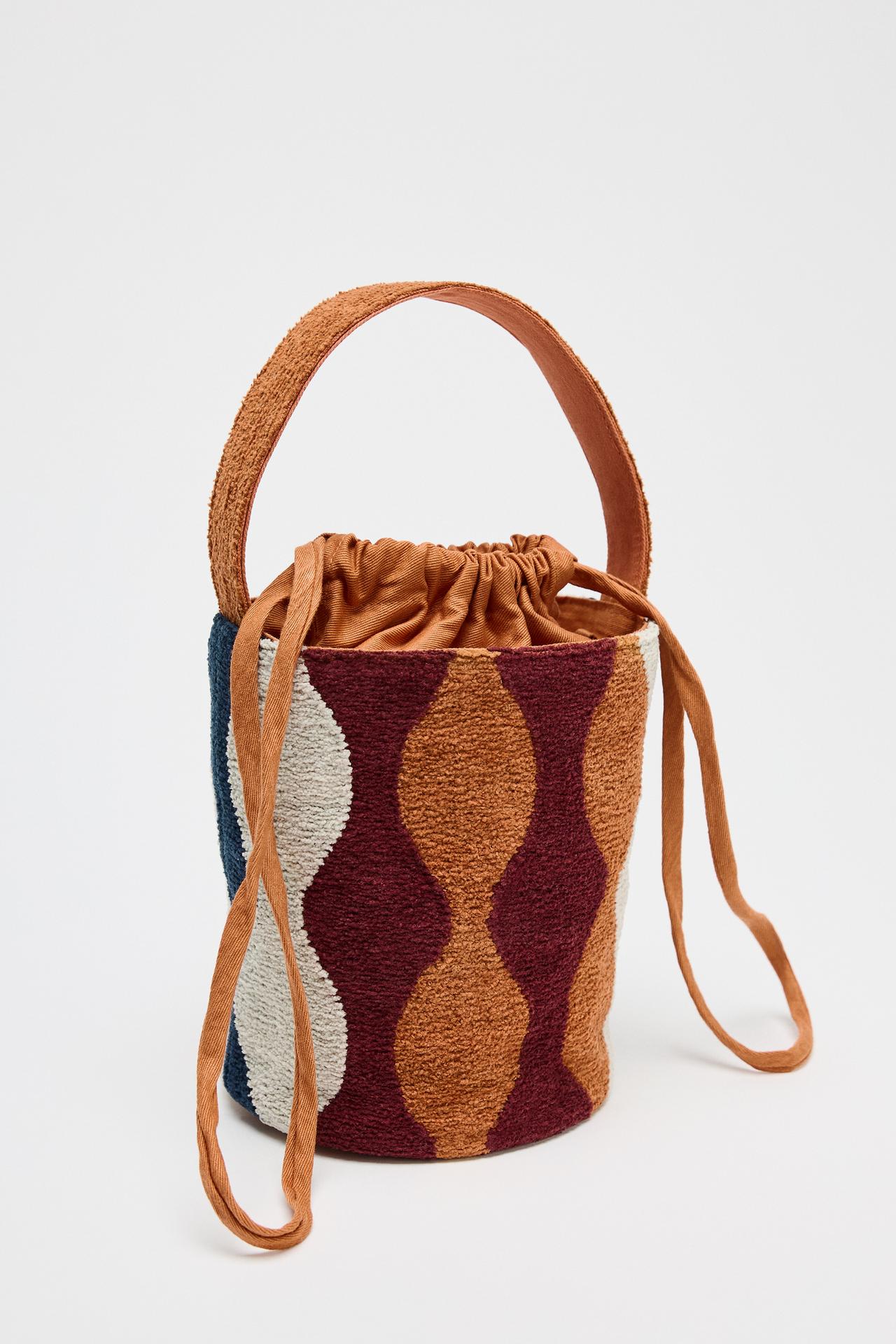 Colour-block cylindrical mini bucket bag