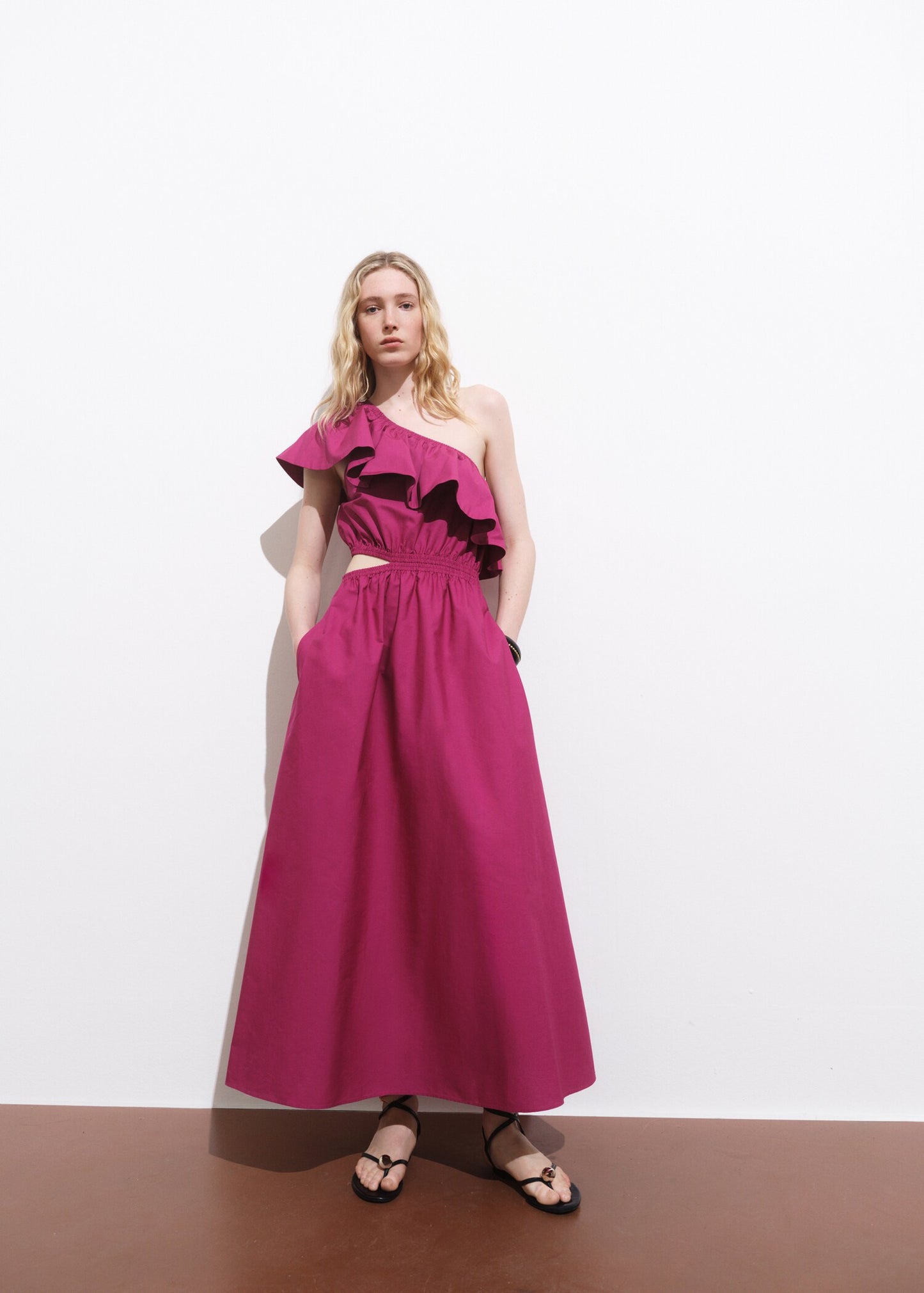 Asymmetrical dress with cut-out