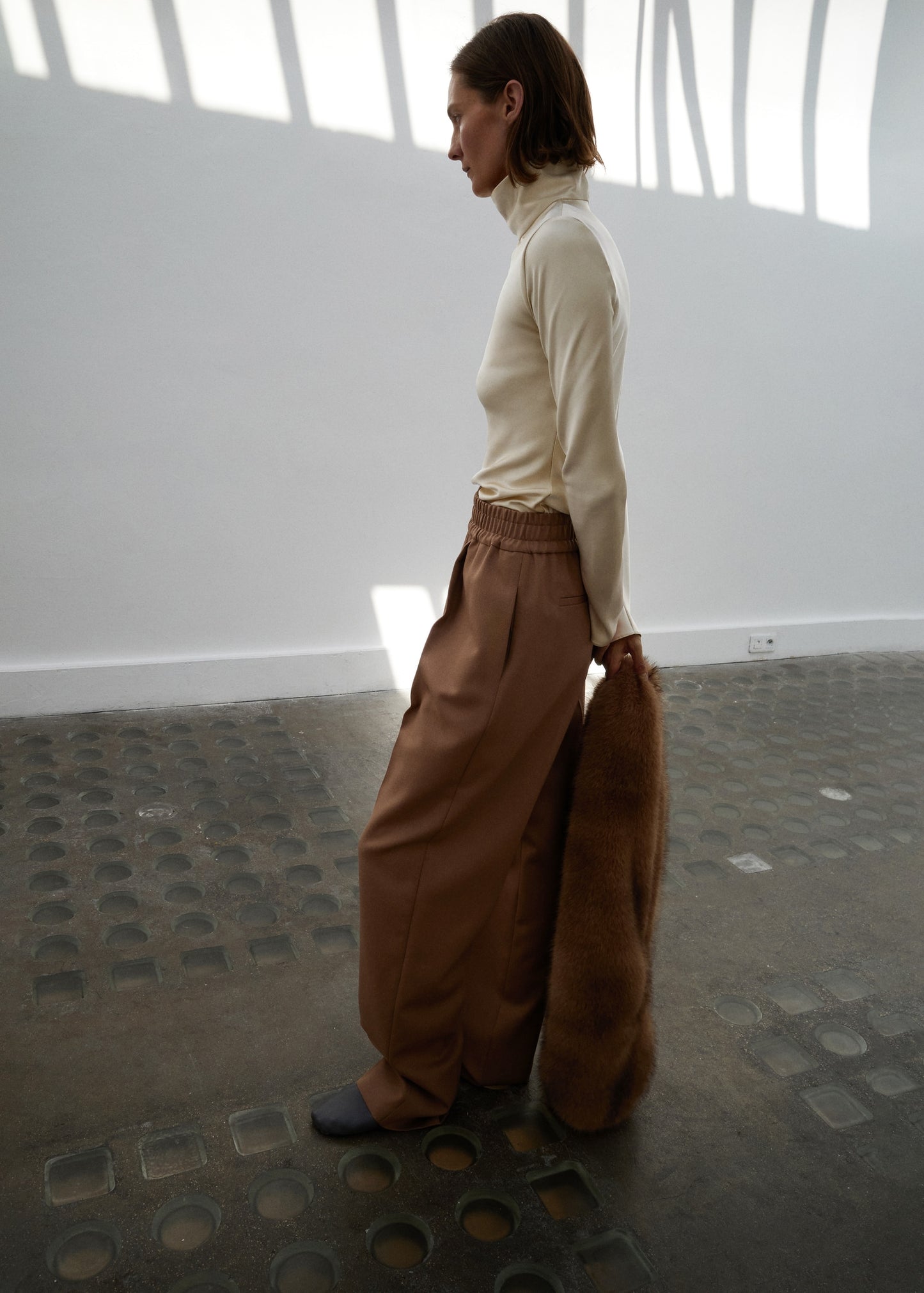 100% wool trousers with elastic waist