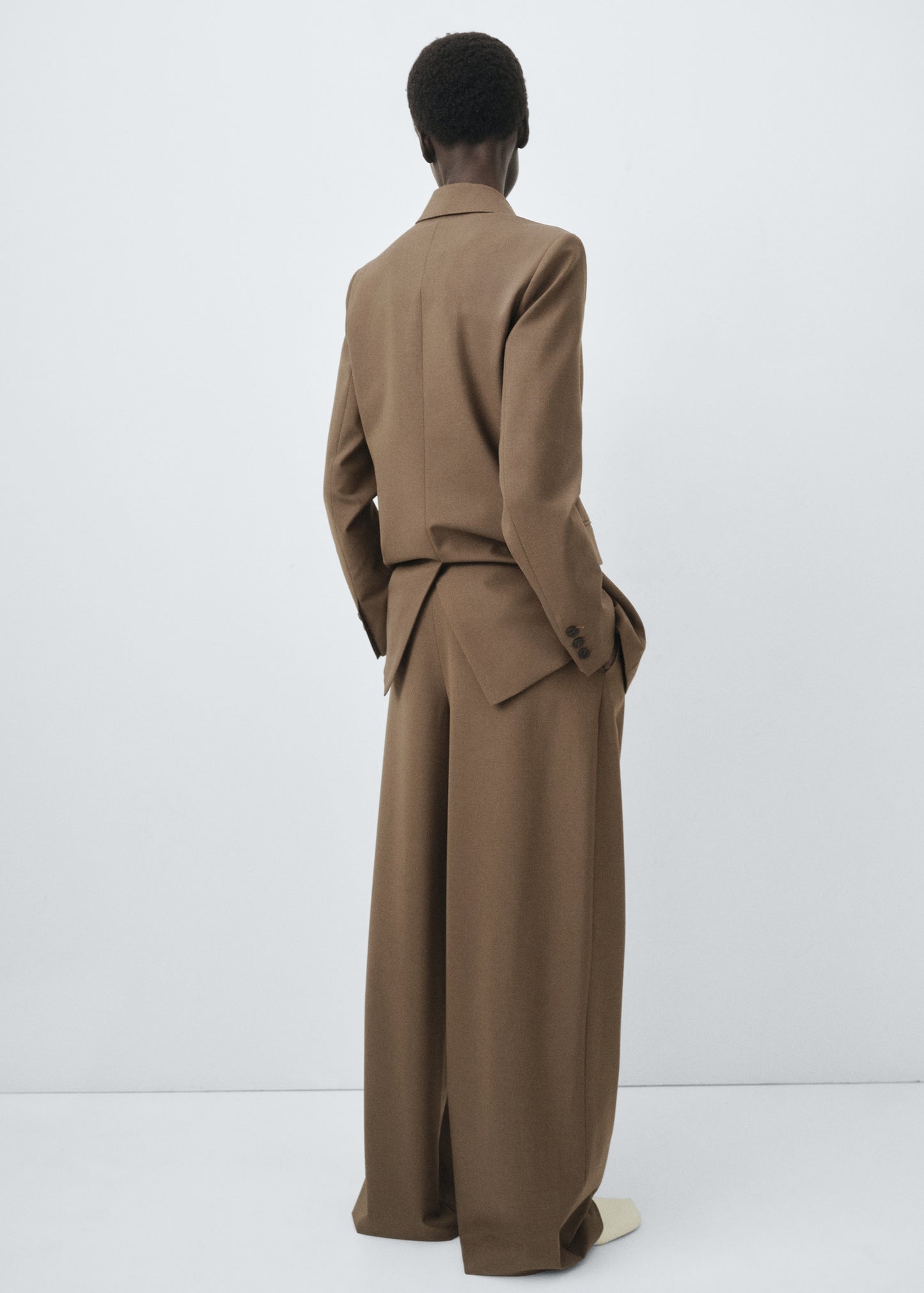 Pleated straight-leg suit trousers