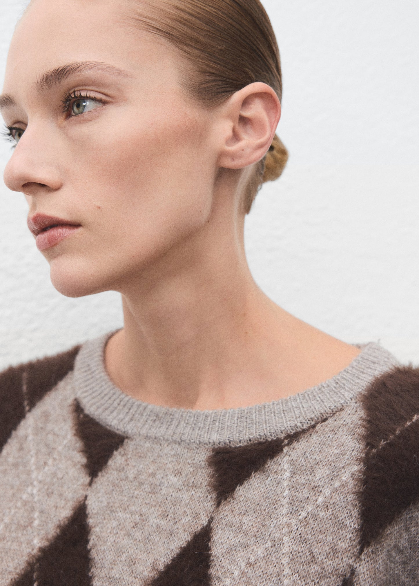 Diamond-patterned knit jumper