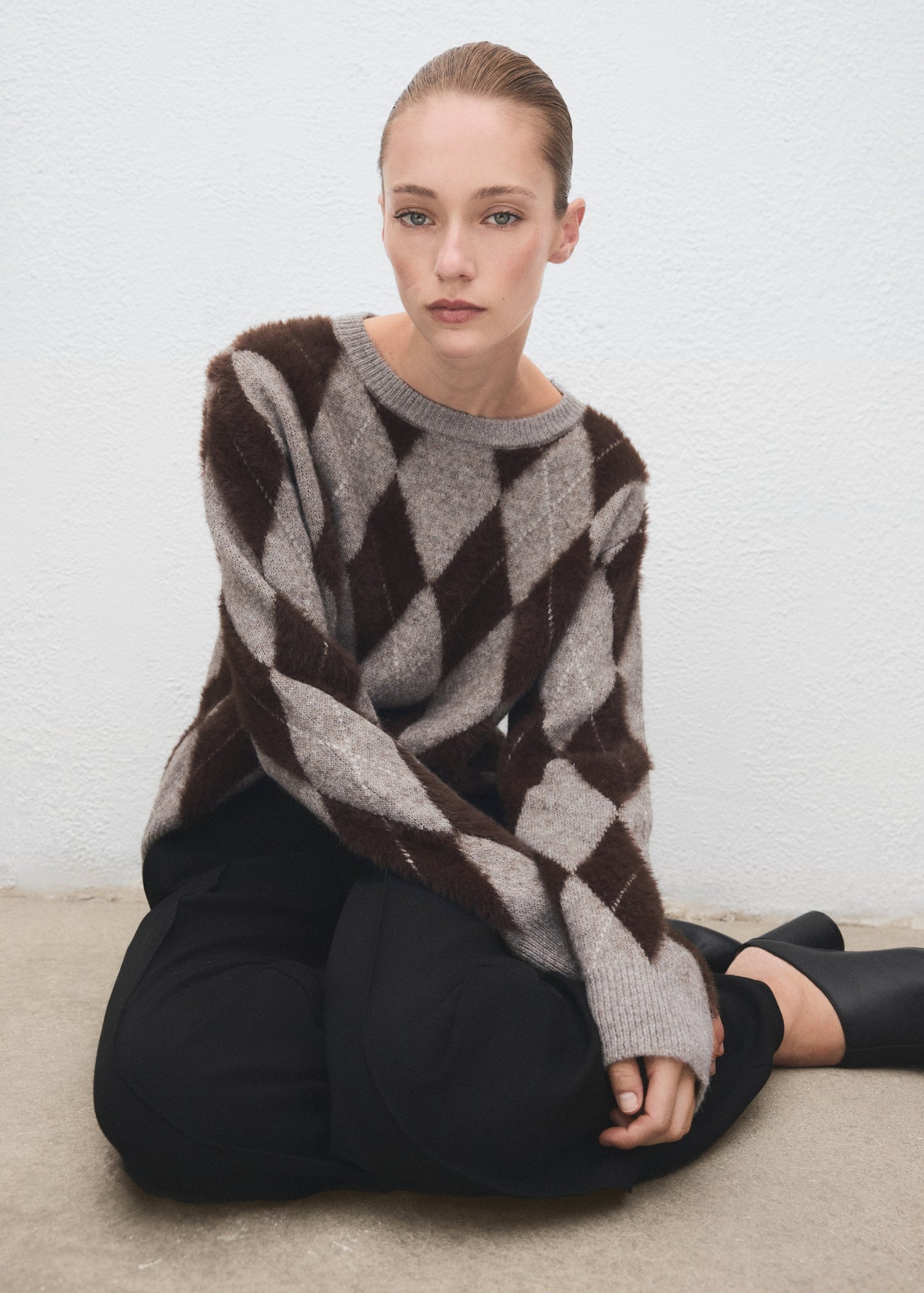 Diamond-patterned knit jumper