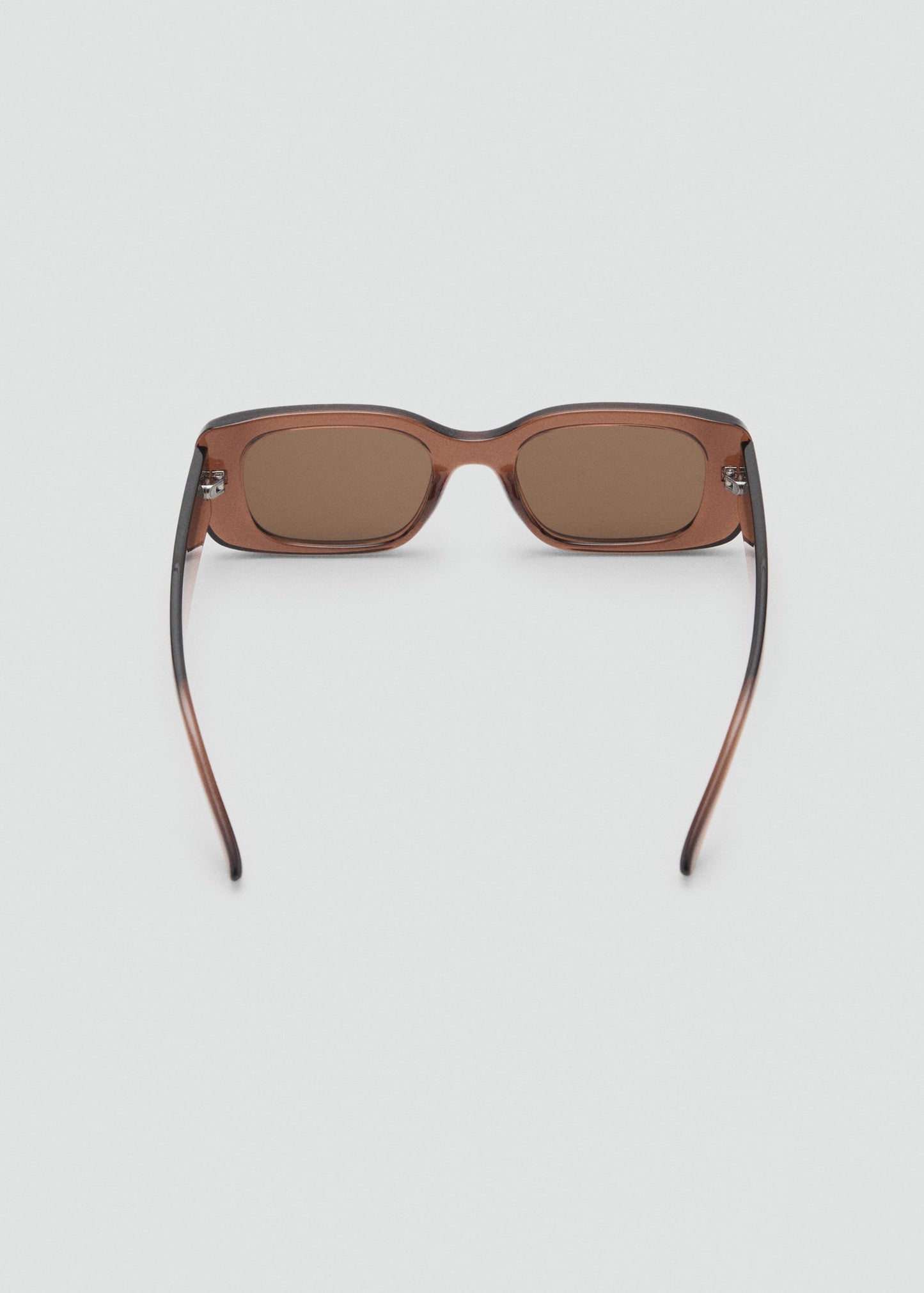 Maxi-frame sunglasses