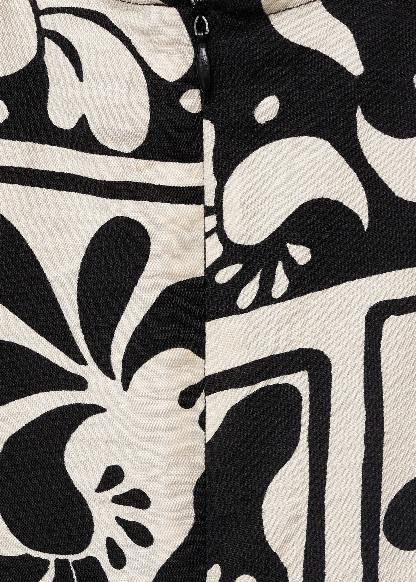 Printed dress with cut-out