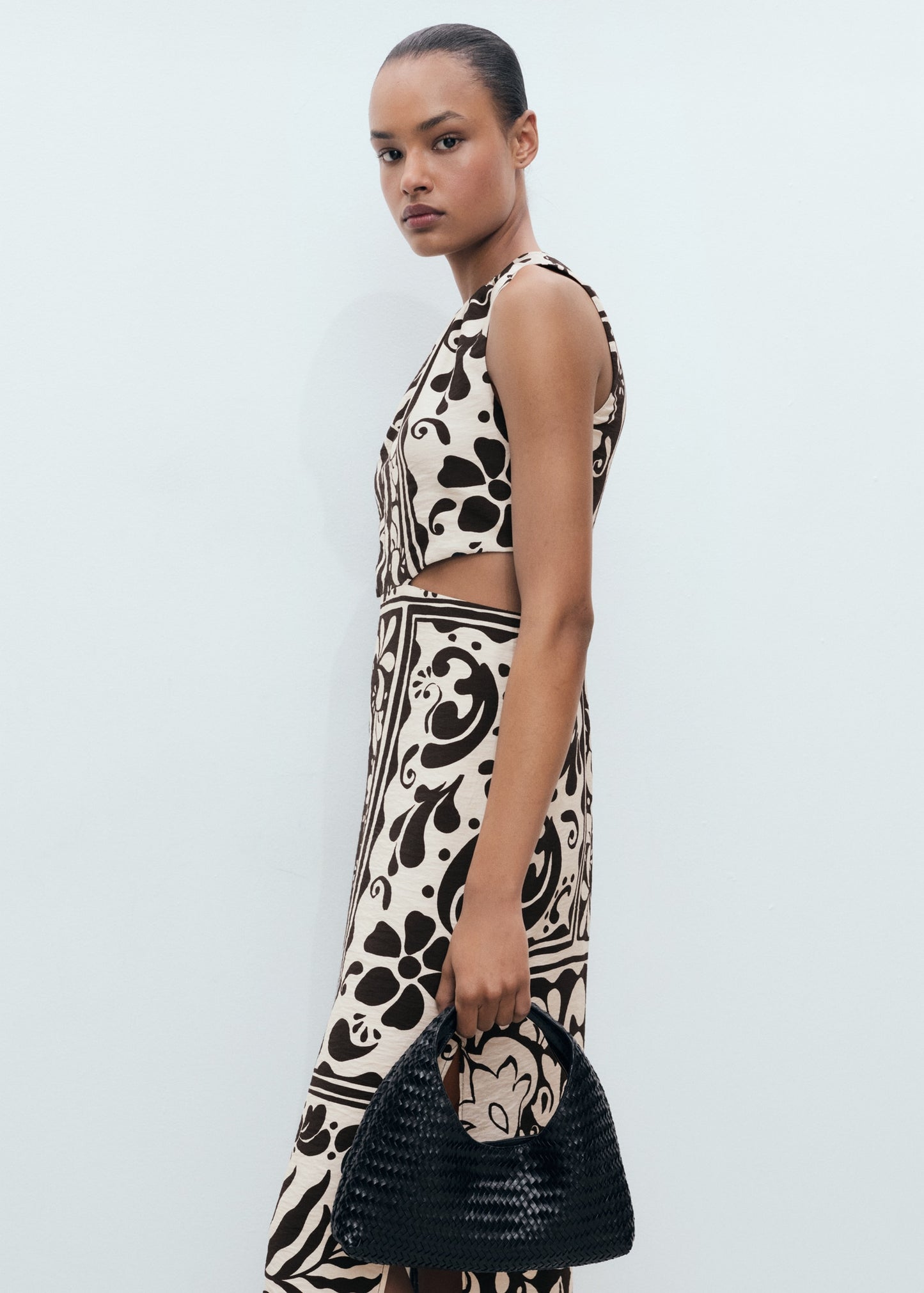 Printed dress with cut-out