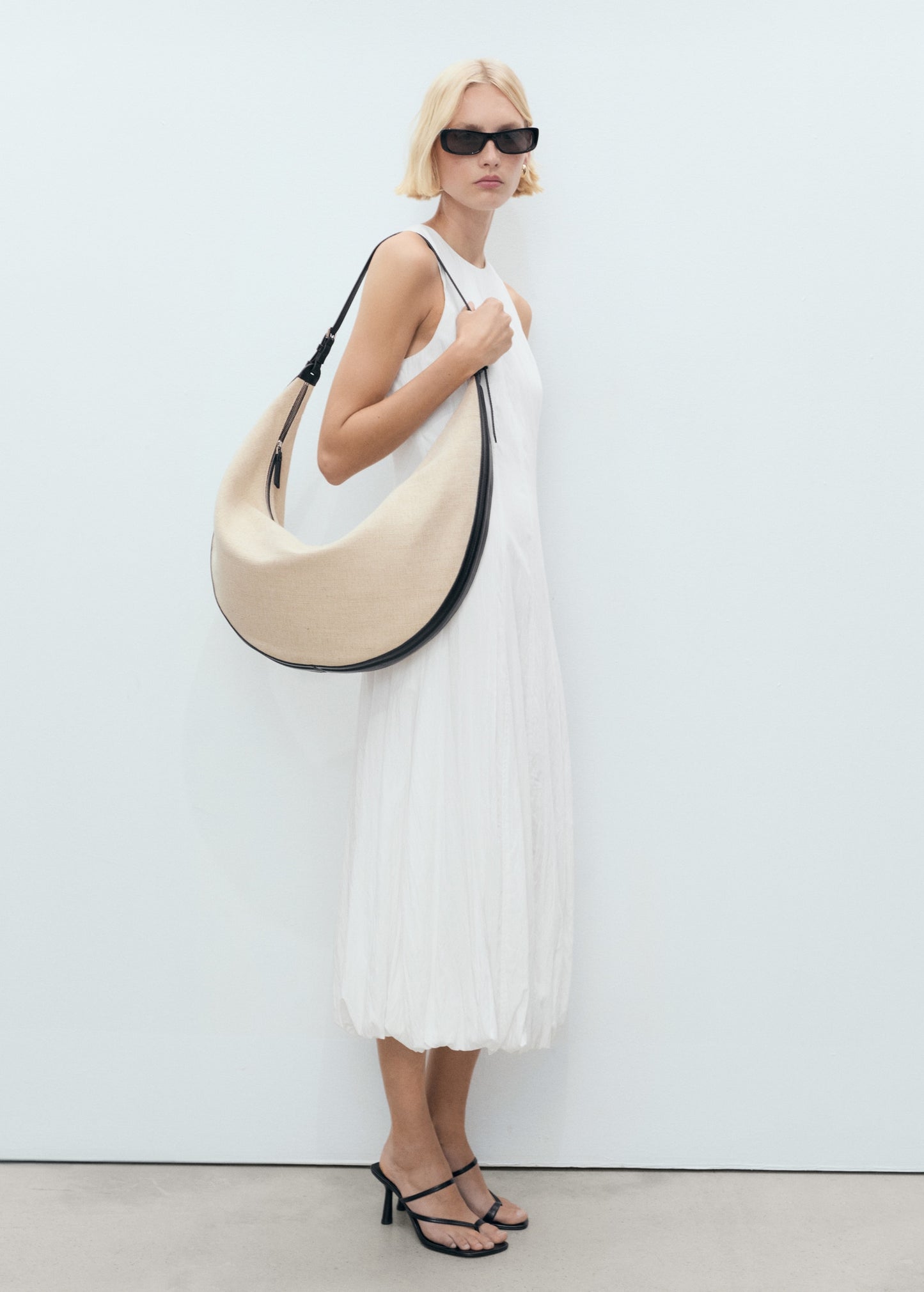 Long balloon-effect dress
