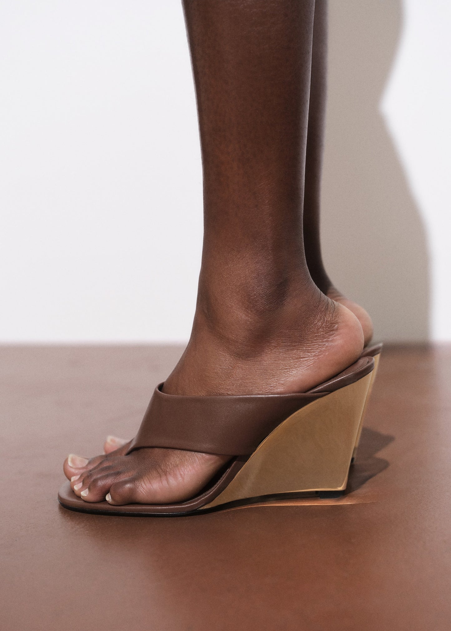 Contrast wedge leather sandal