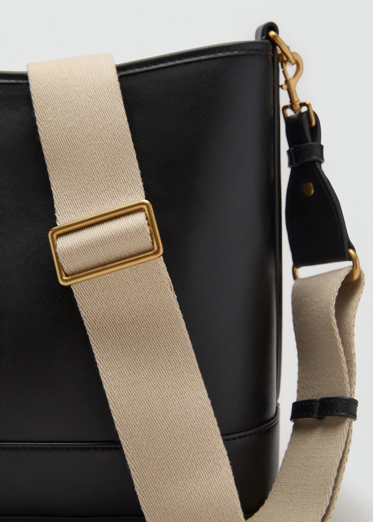 Large bucket bag