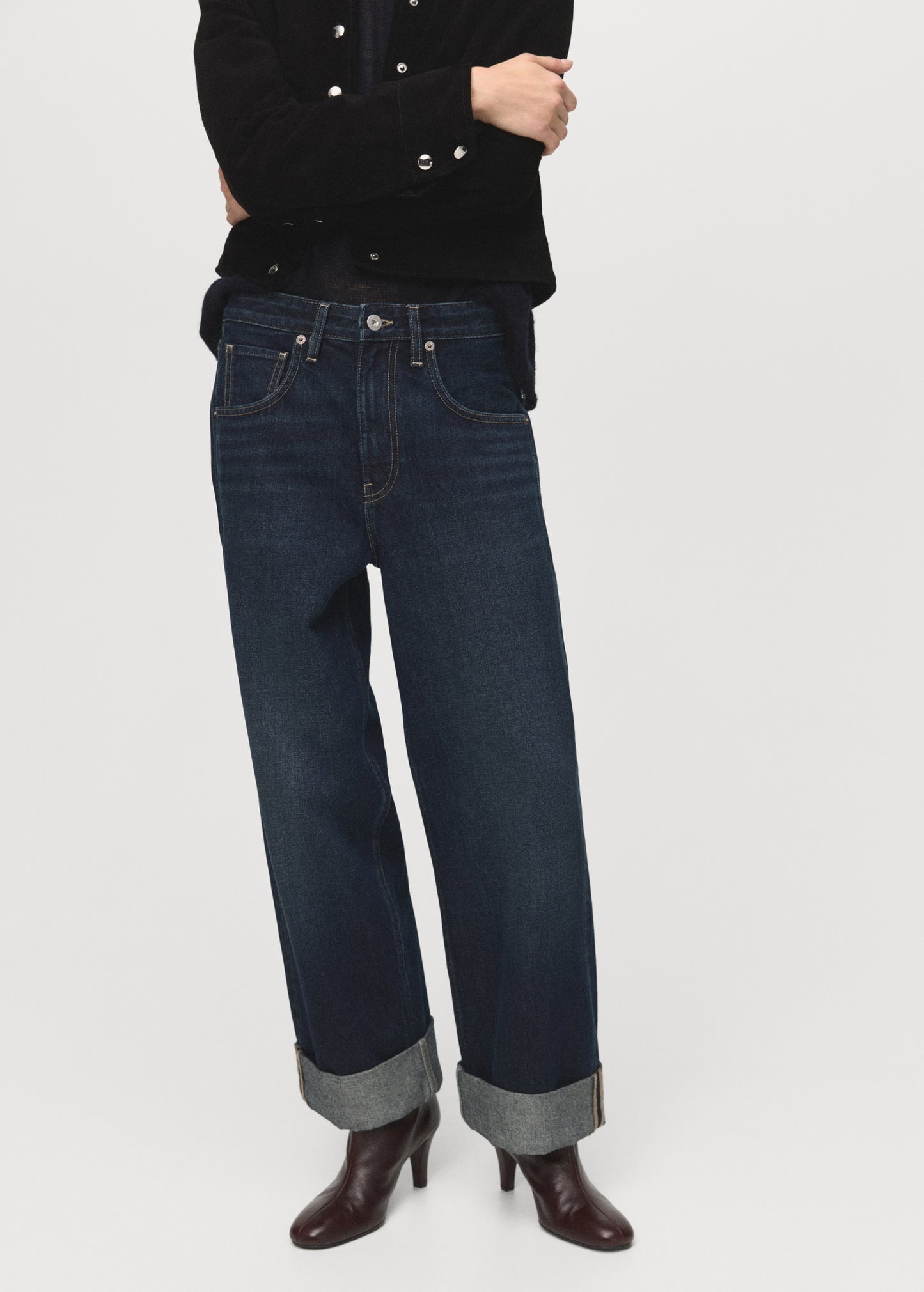 Wide-leg jeans with turn-up hem