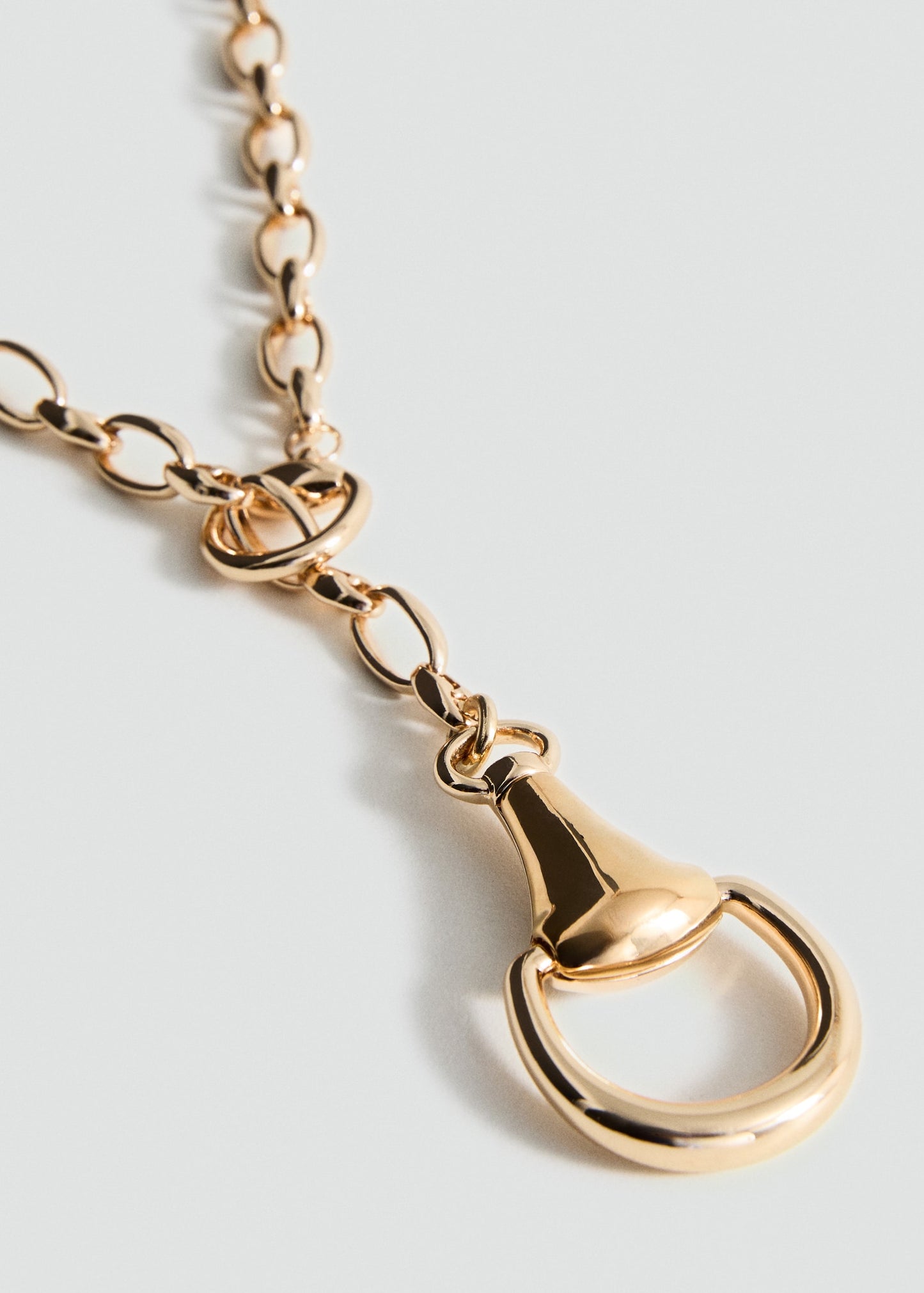 Metallic beaded pendant collar