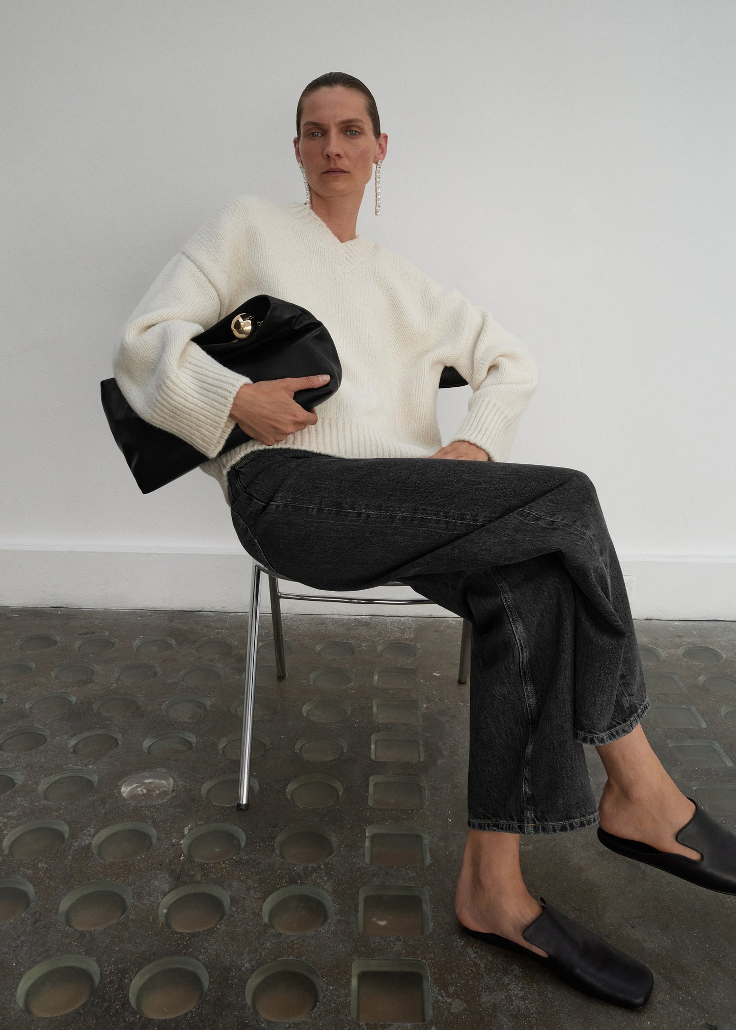 Mid-rise straight jeans