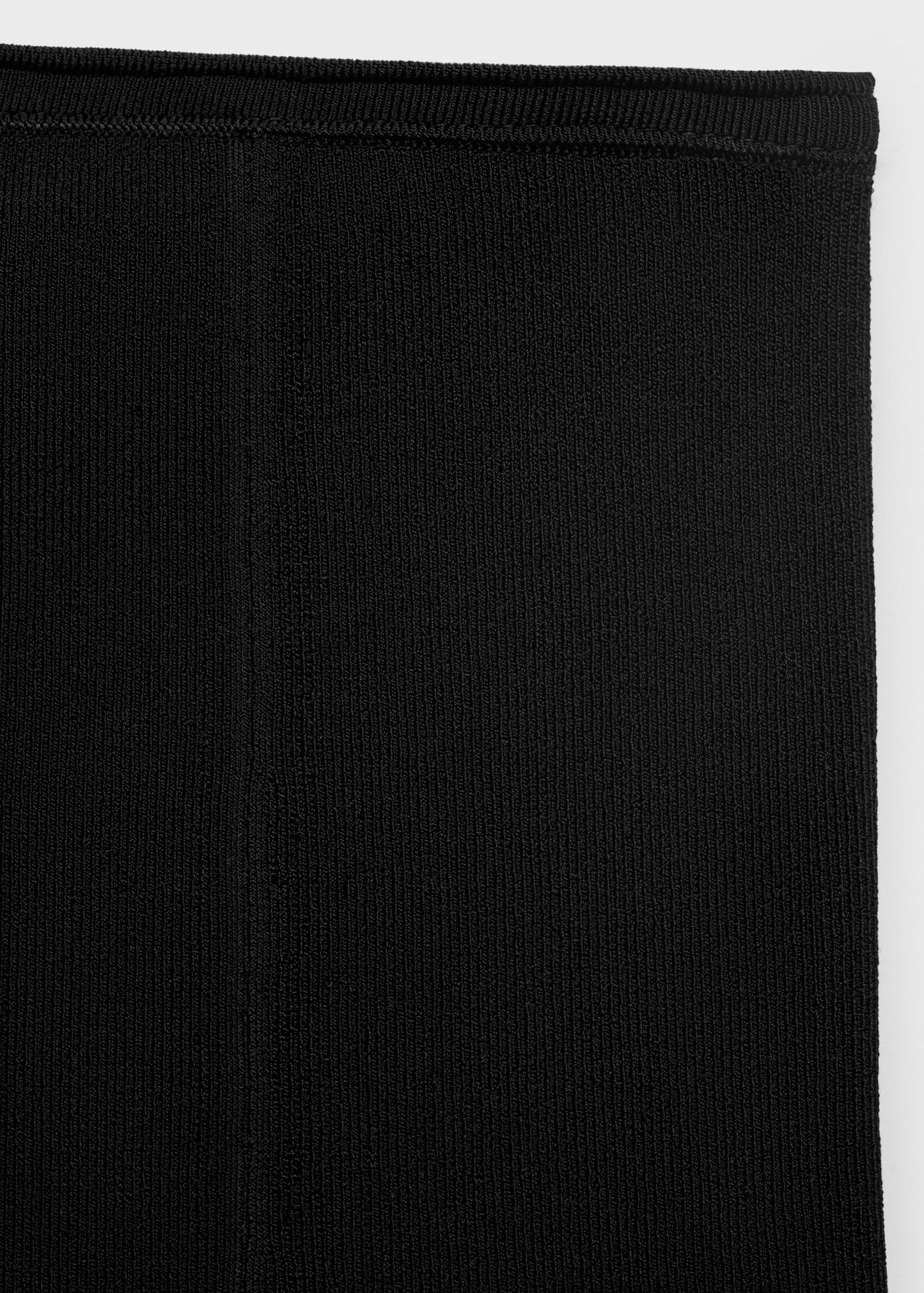 Strapless knitted top