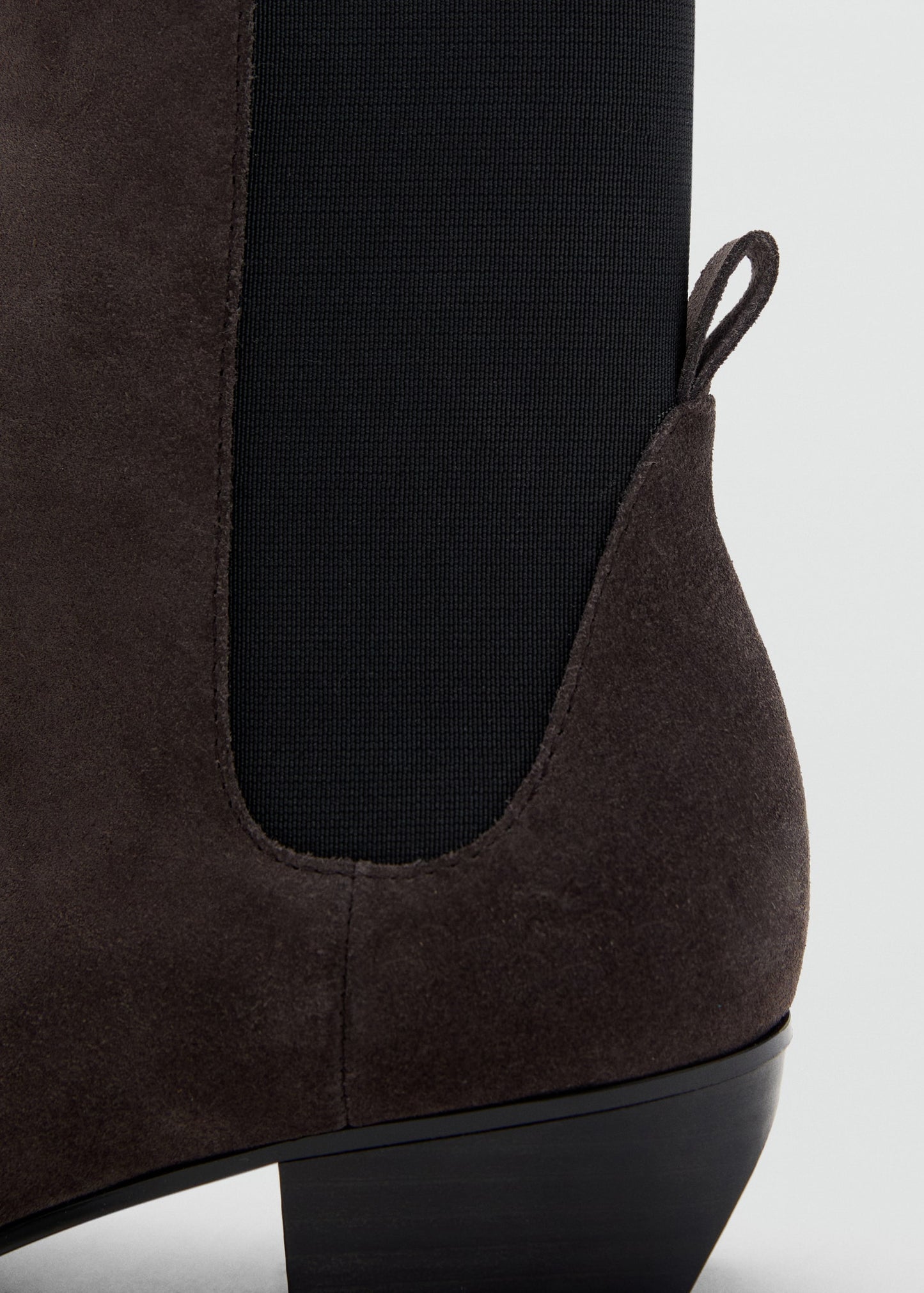Heel suede ankle boot