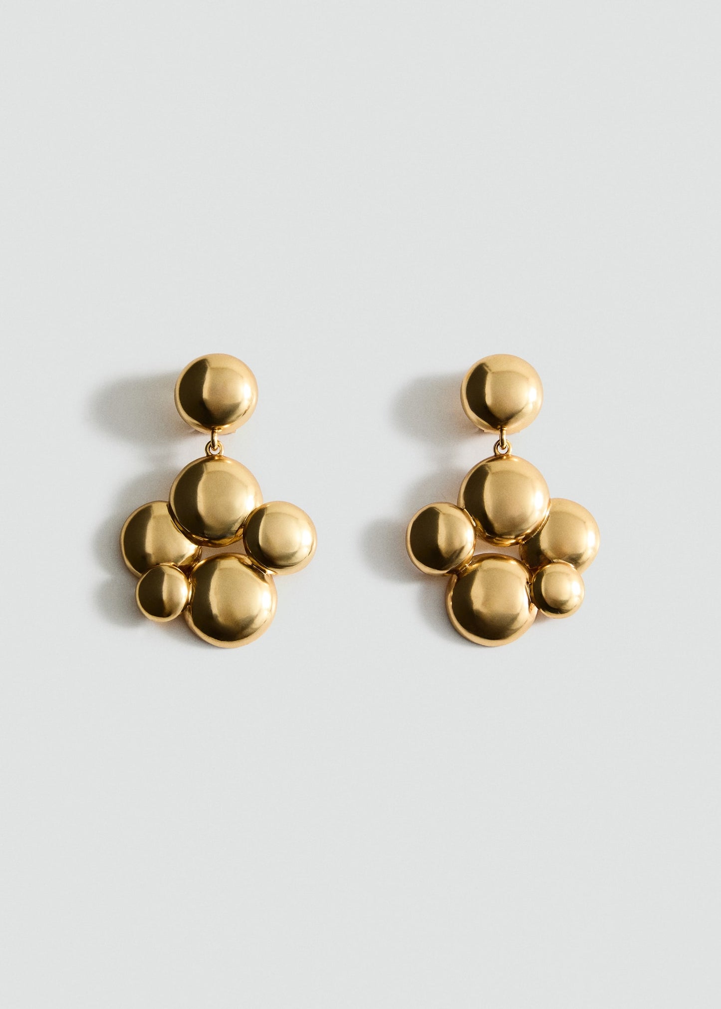 Round hanging earrings