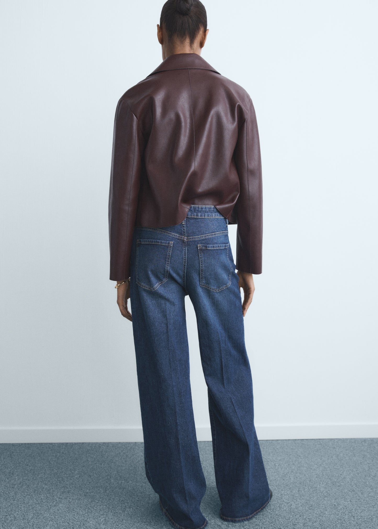 High-waisted wide-leg jeans