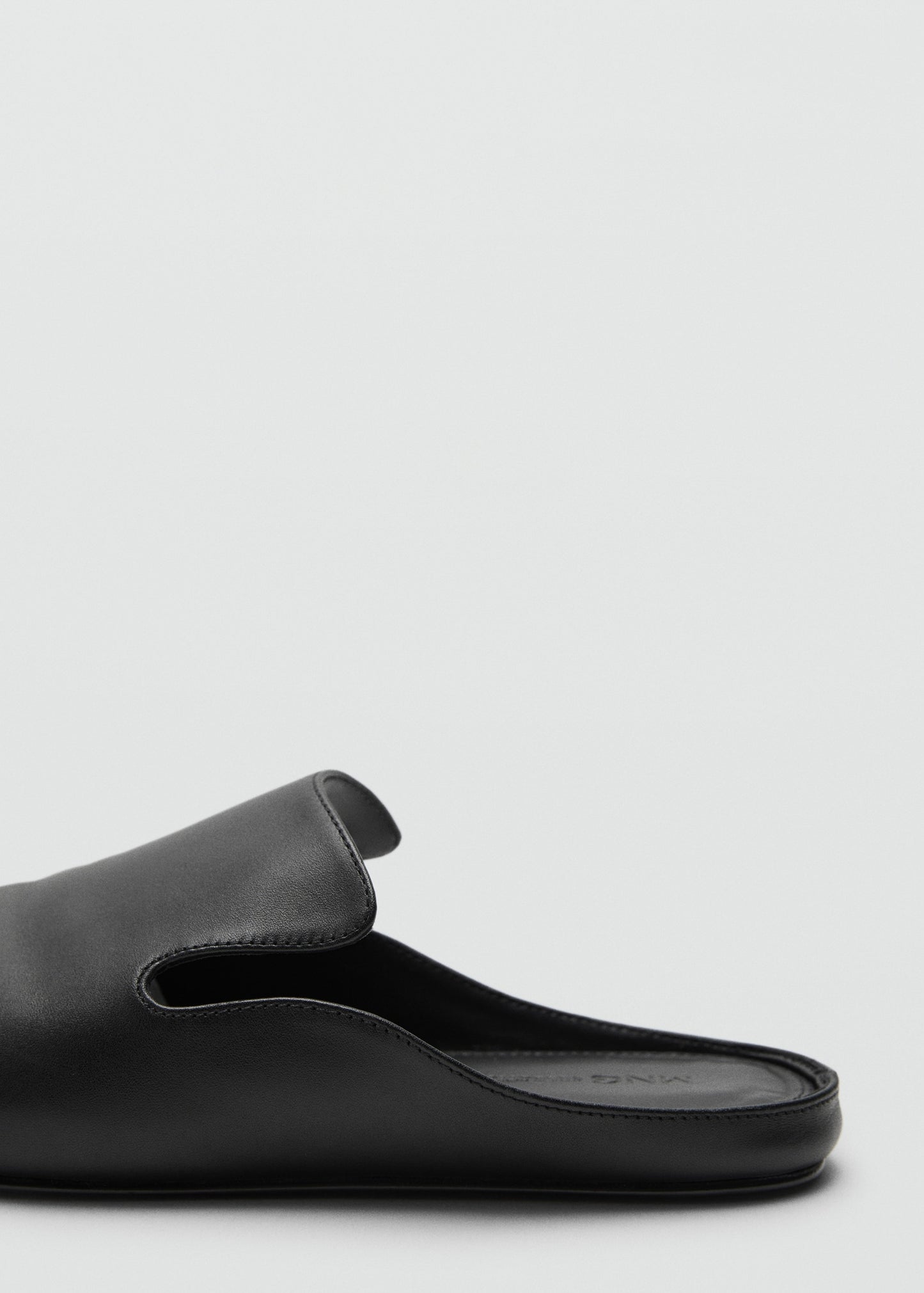 100% leather square-toe shoes