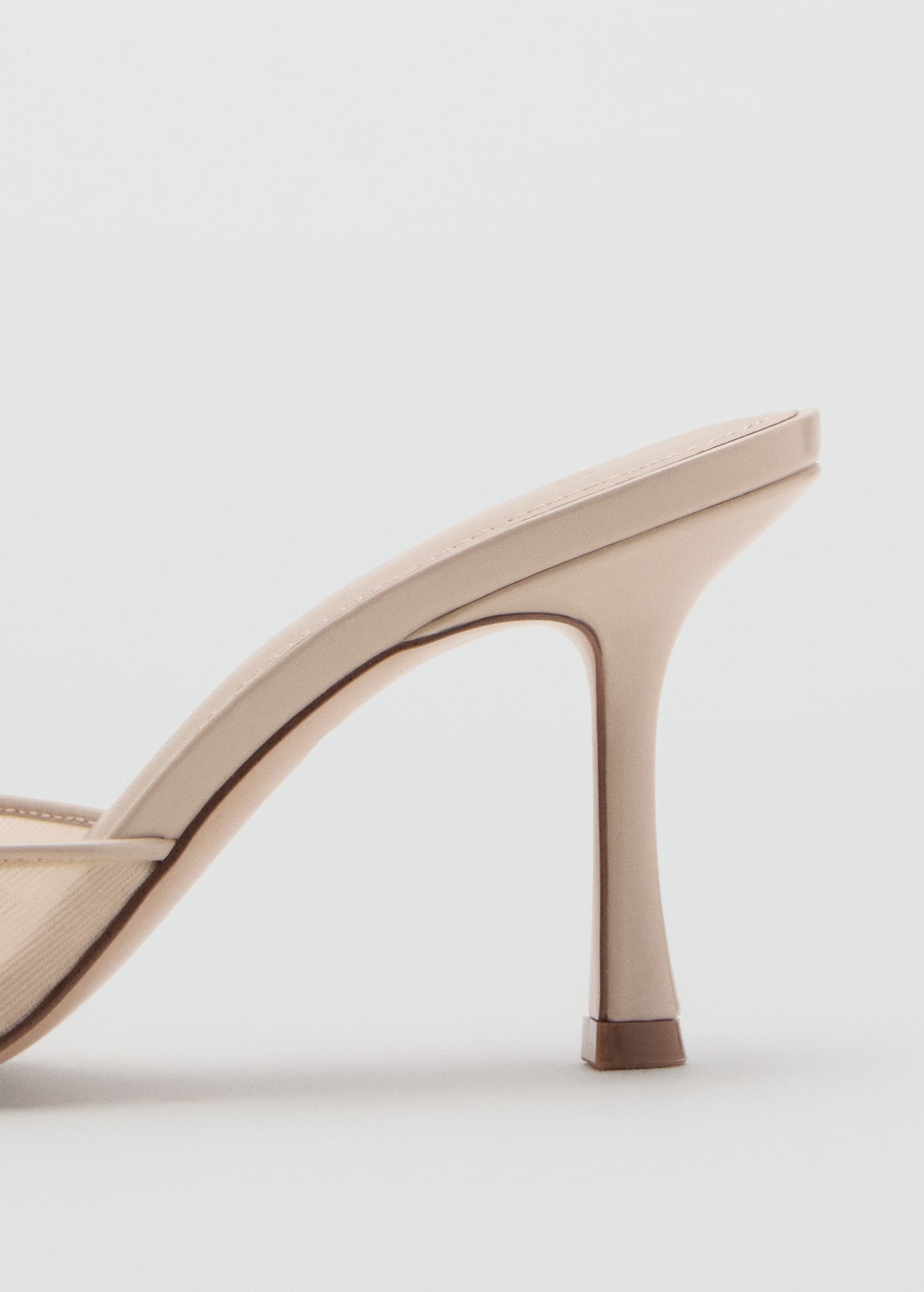 Pointed heel sandals
