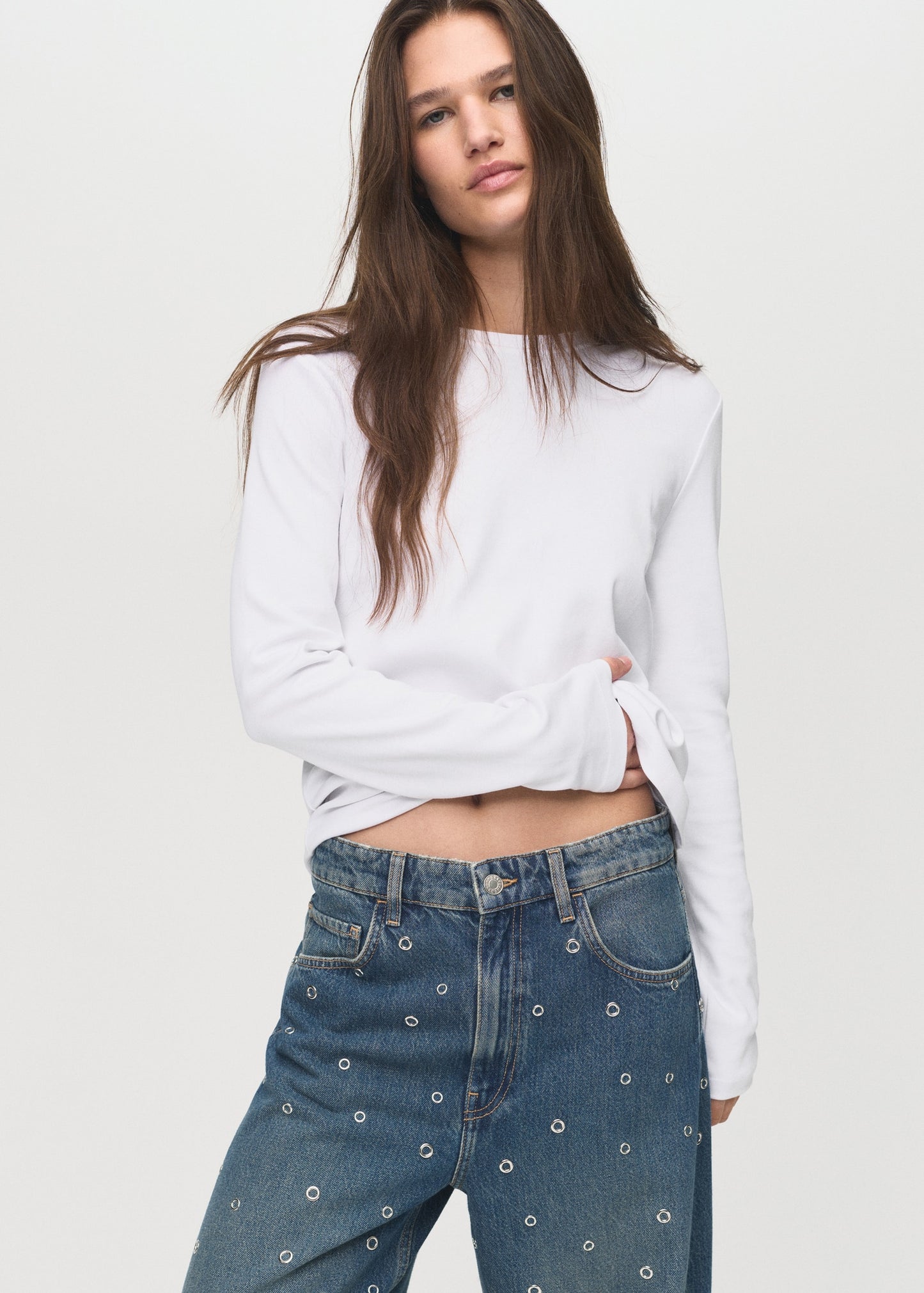 Balloon jeans with eyelets
