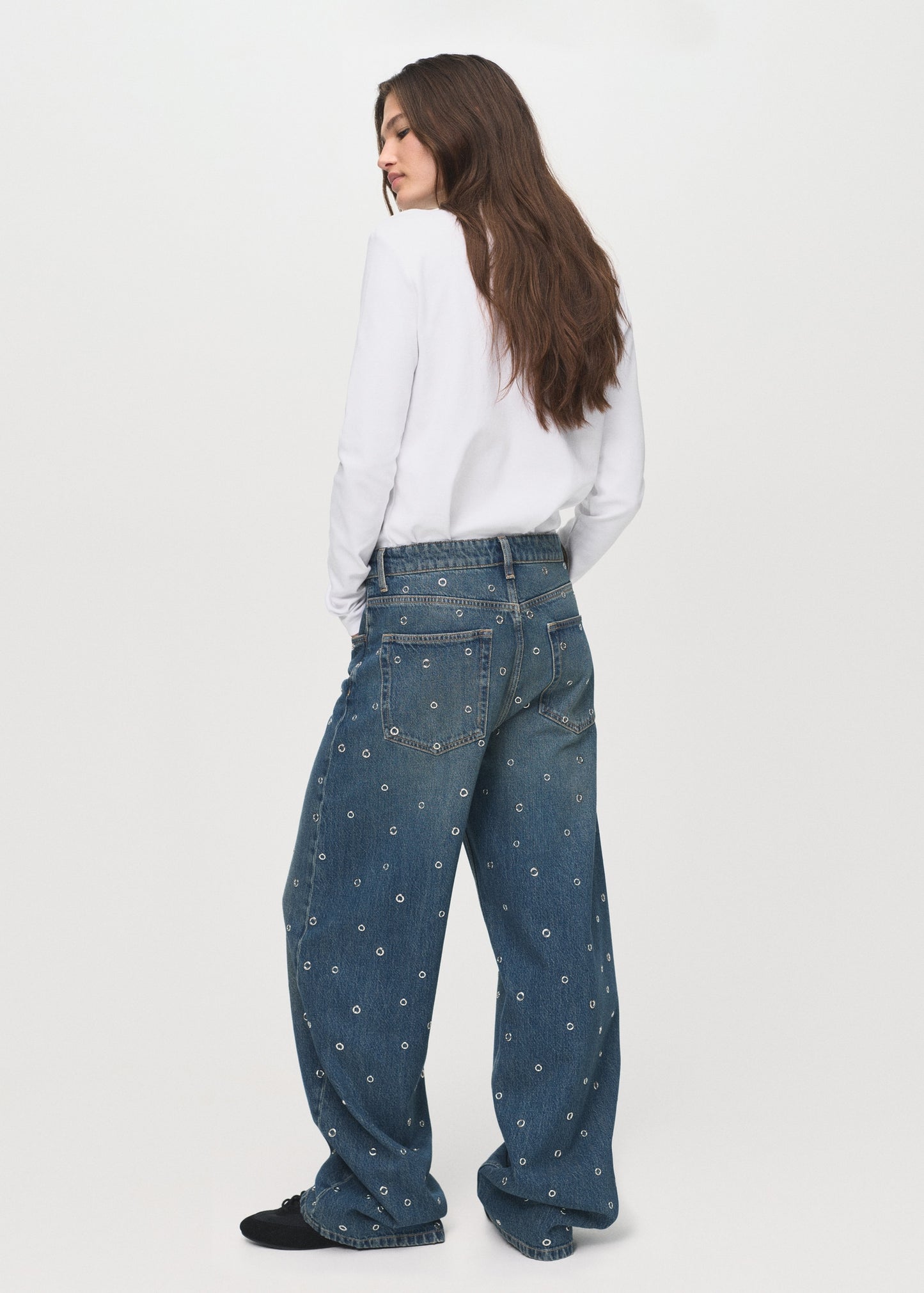 Balloon jeans with eyelets