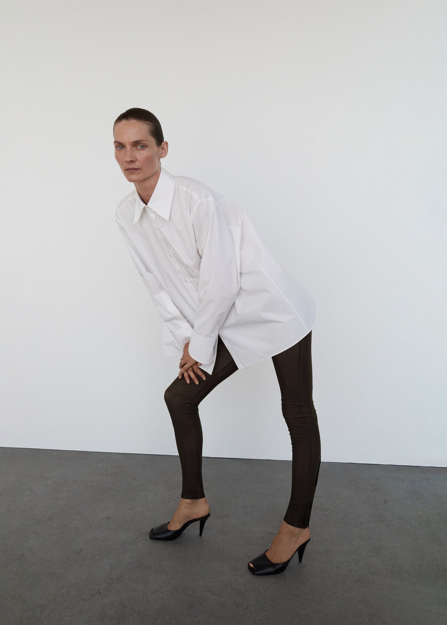 Oversized shirt with crossed back