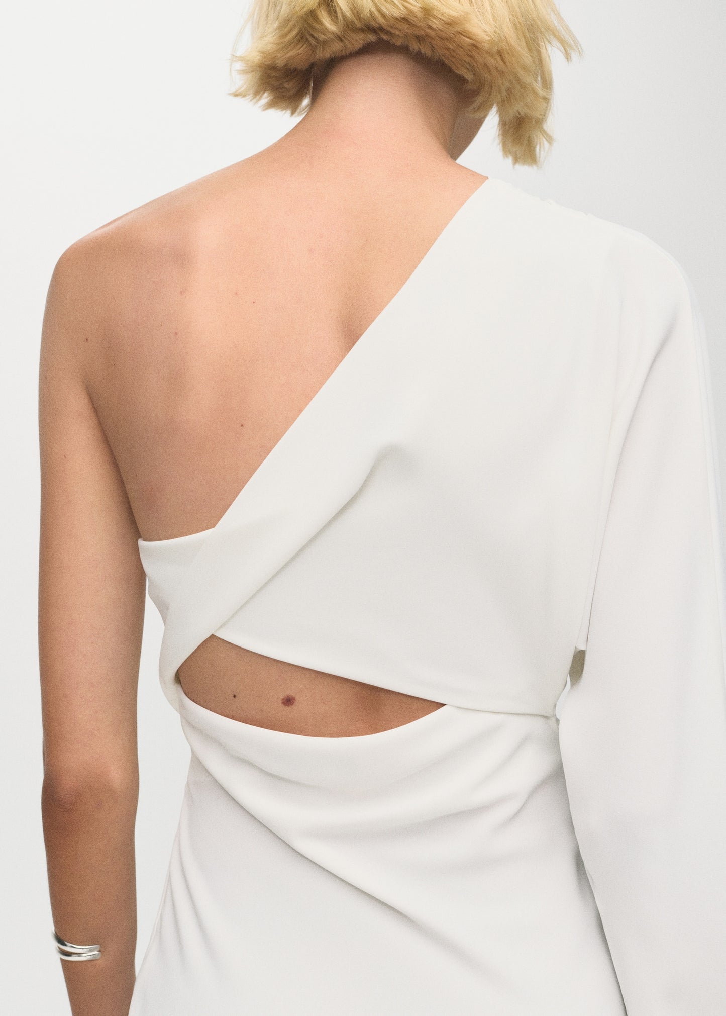 Asymmetrical dress with cut-out