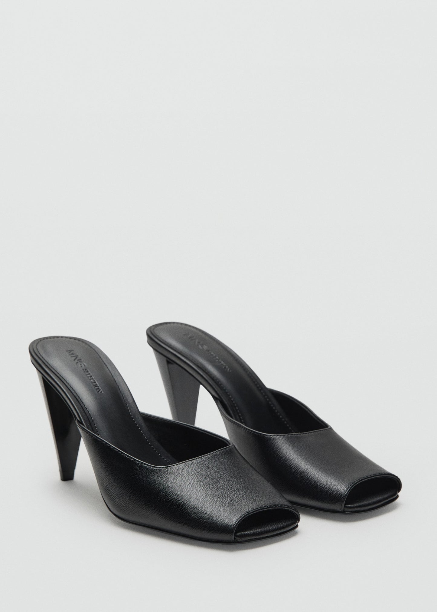 100% leather open-toe shoes