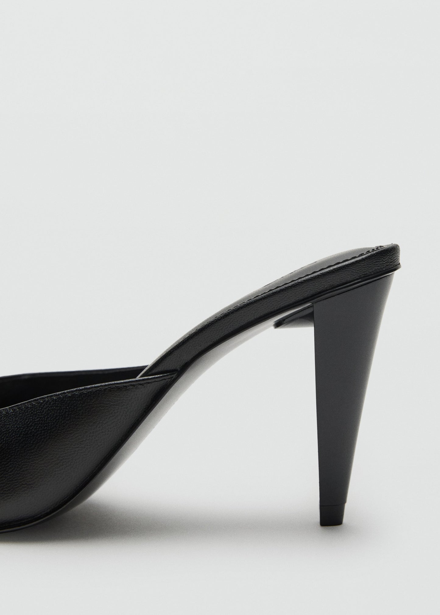 100% leather open-toe shoes