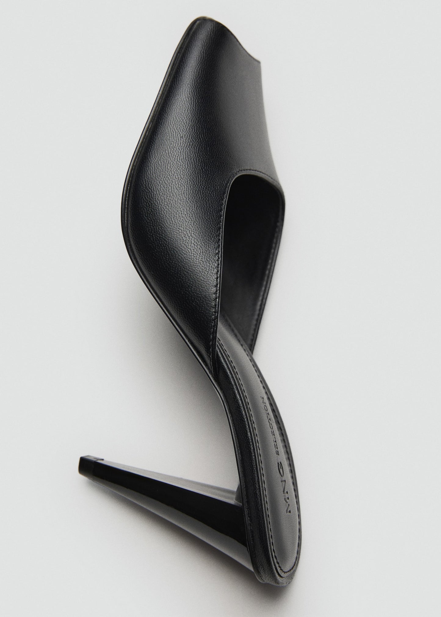 100% leather open-toe shoes