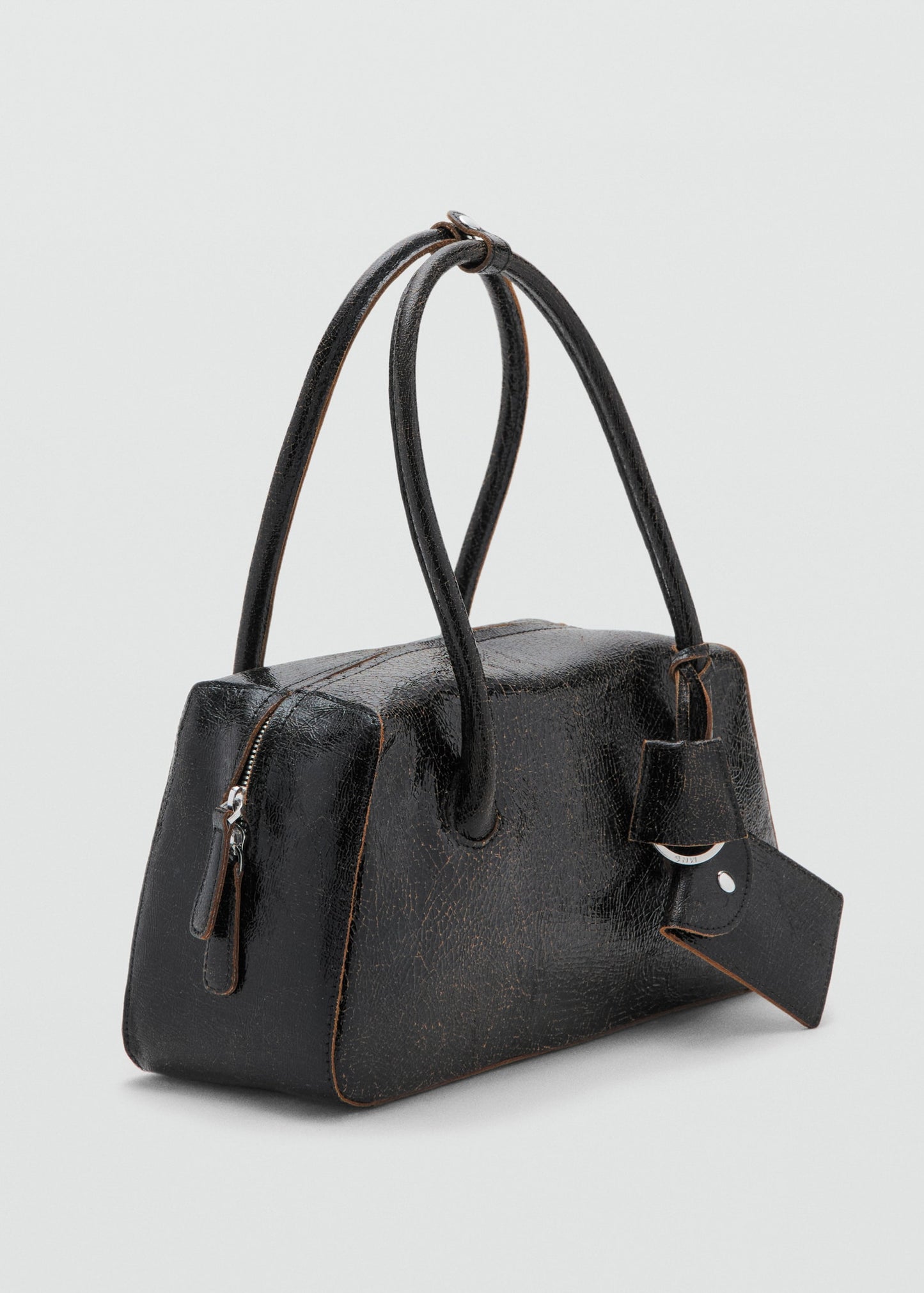 Leather shoulder bag with charms