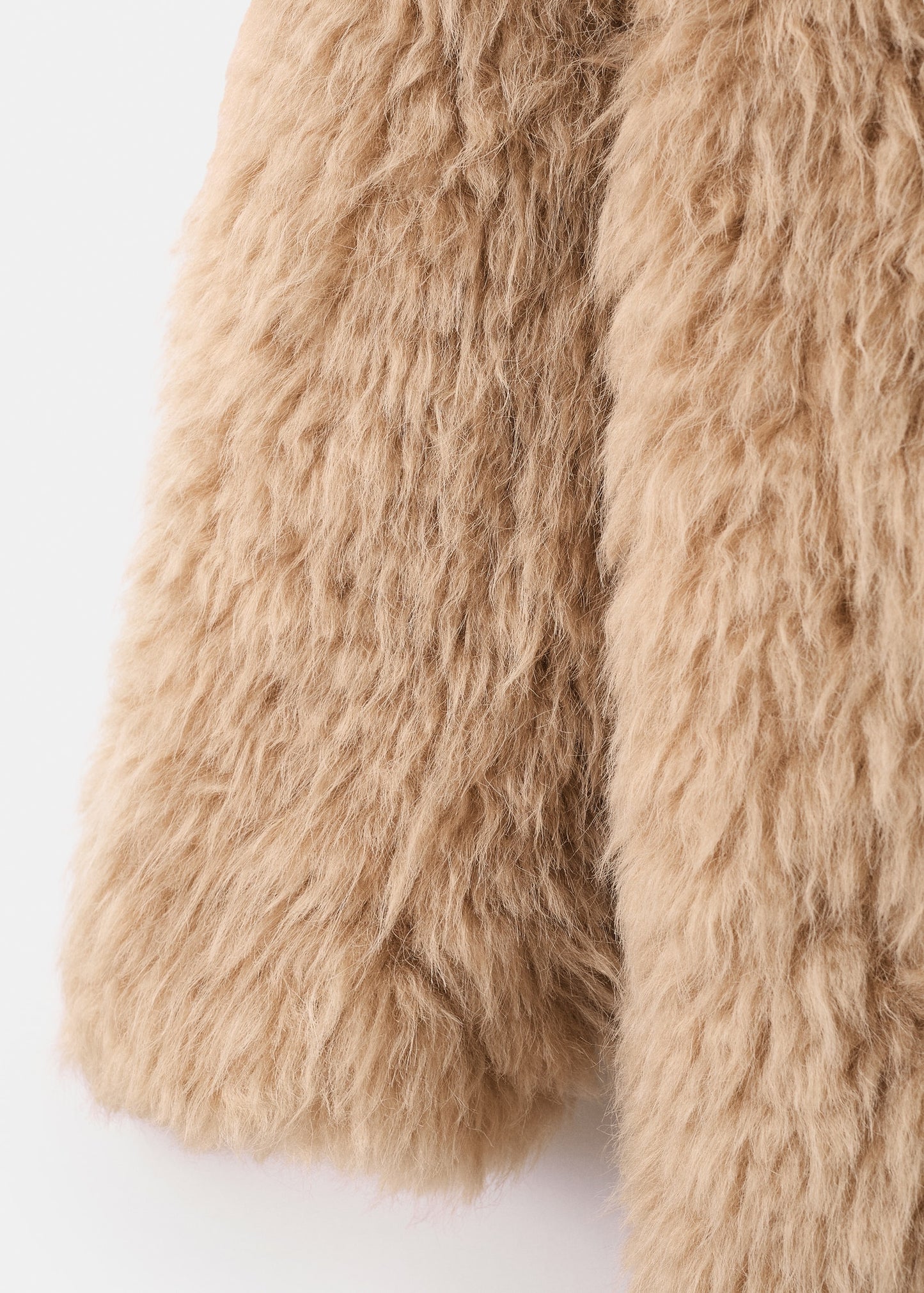 Long fur-effect coat