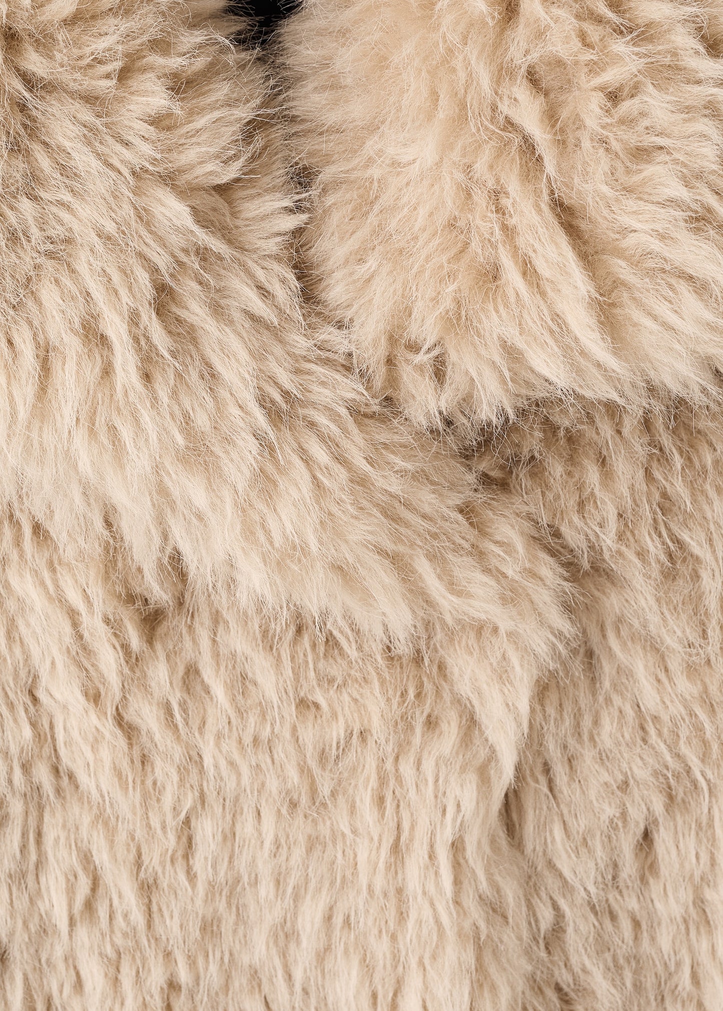 Long fur-effect coat
