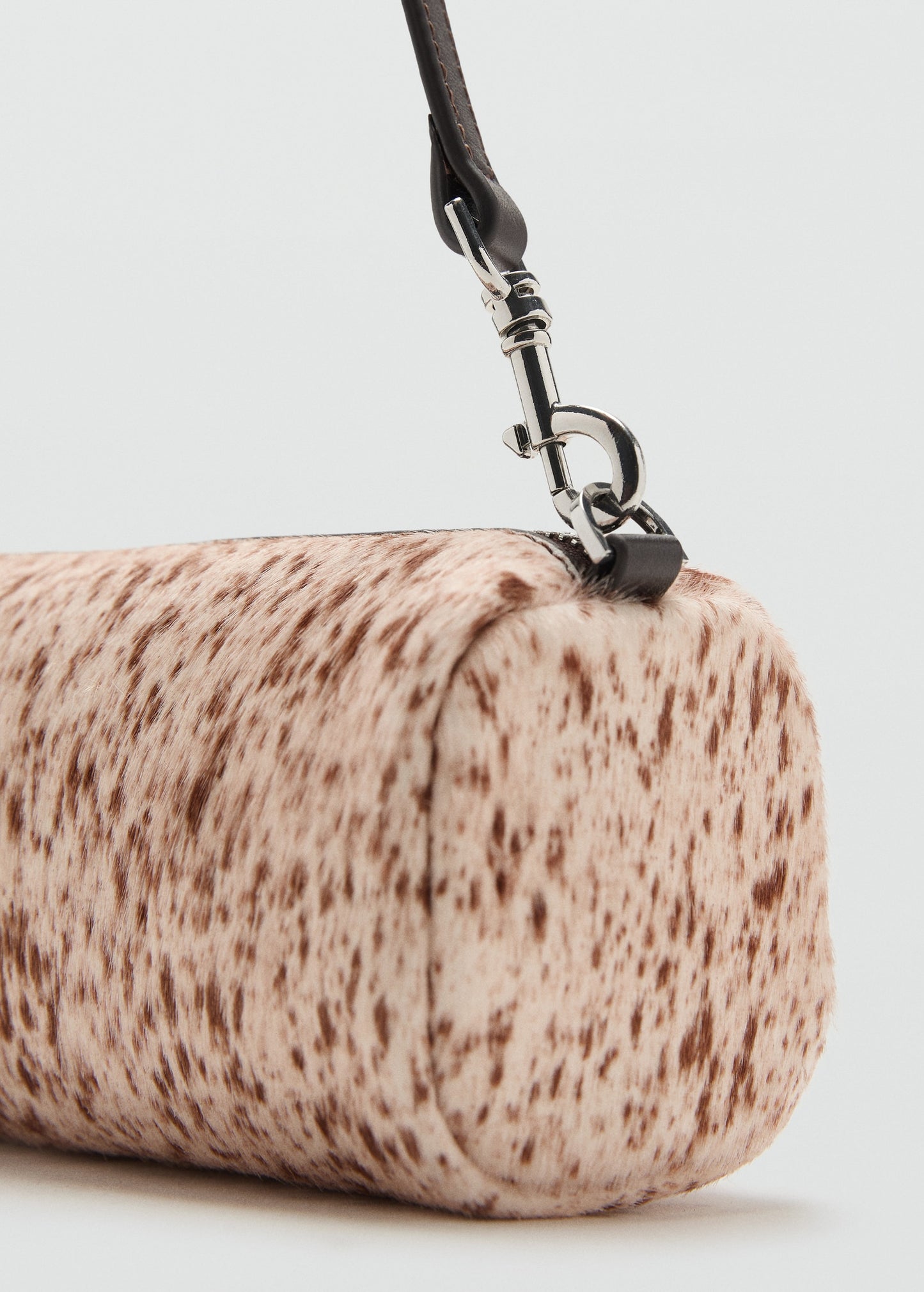 Cow leather shoulder bag