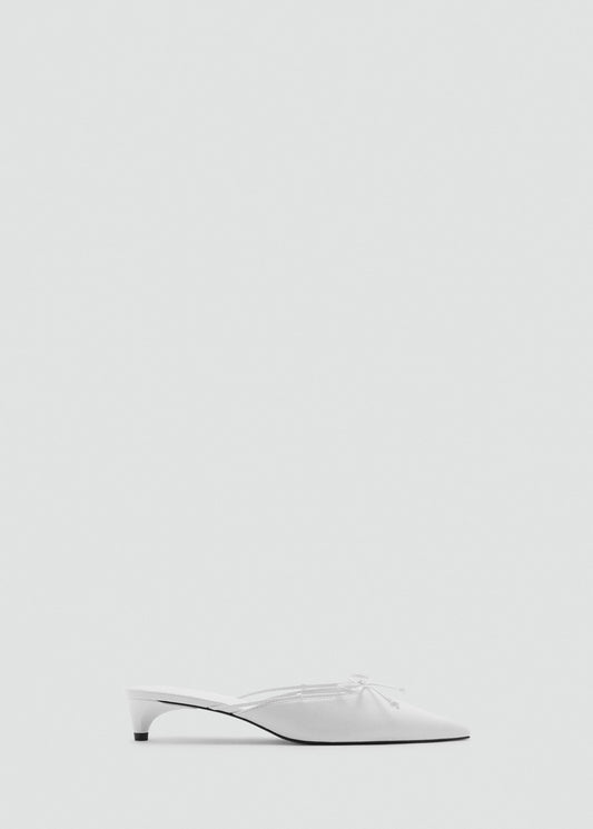 Kitten shoes with bow detail