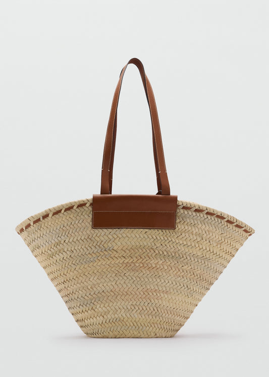 Large natural fibre basket with leather handle