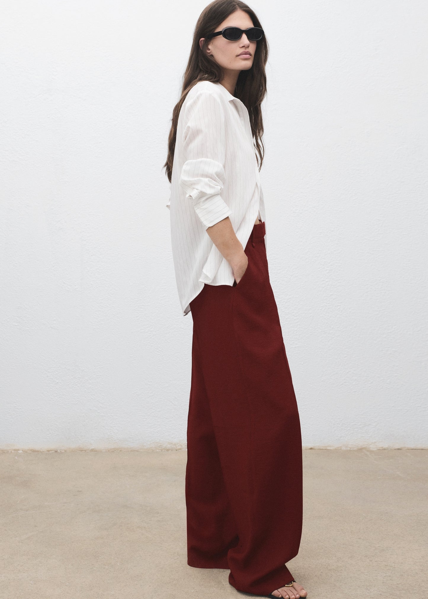 Straight-fit pleated trousers