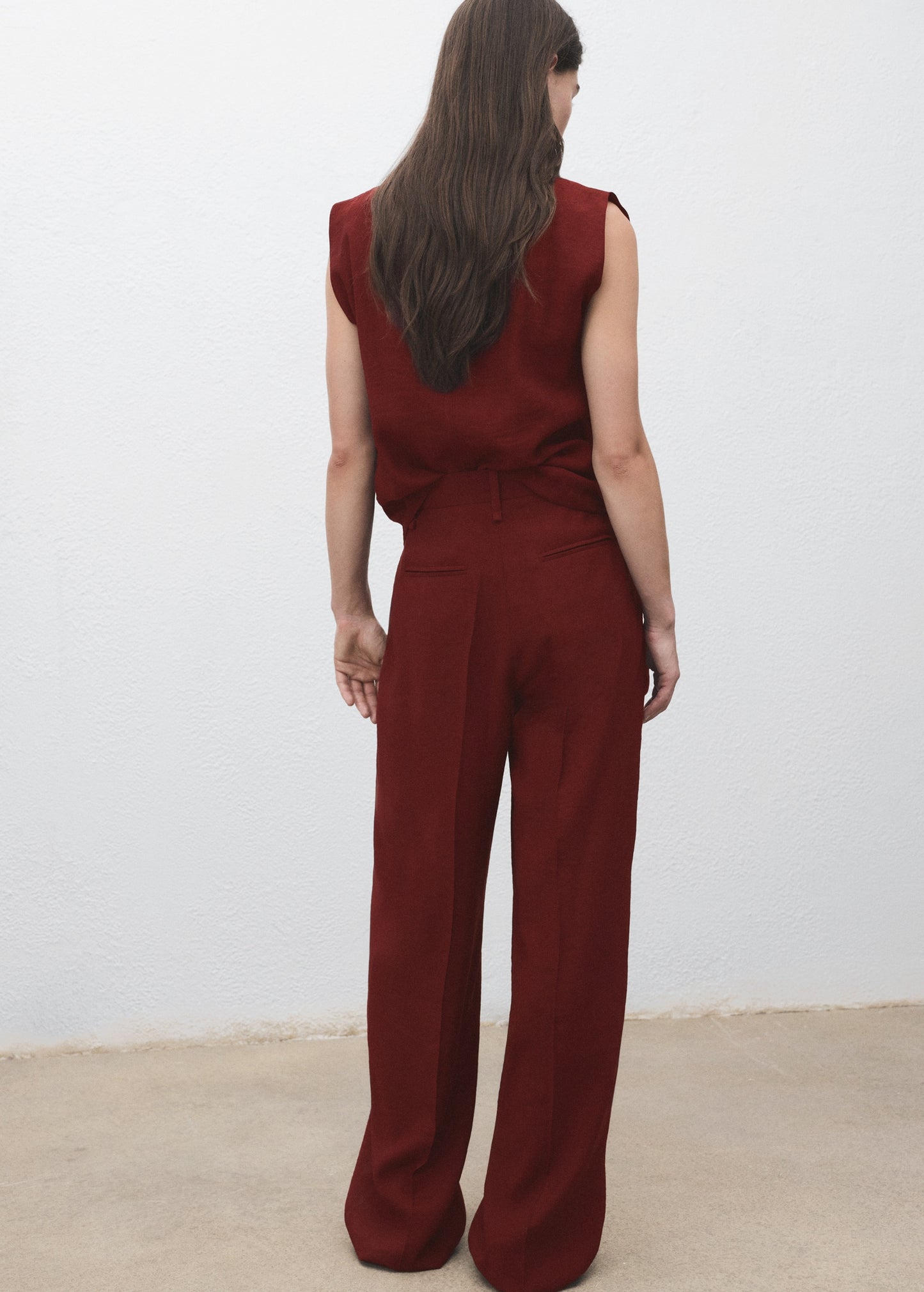 Straight-fit pleated trousers