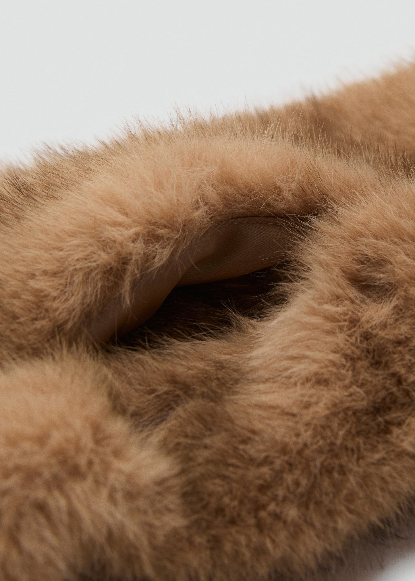 Fur-effect scarf
