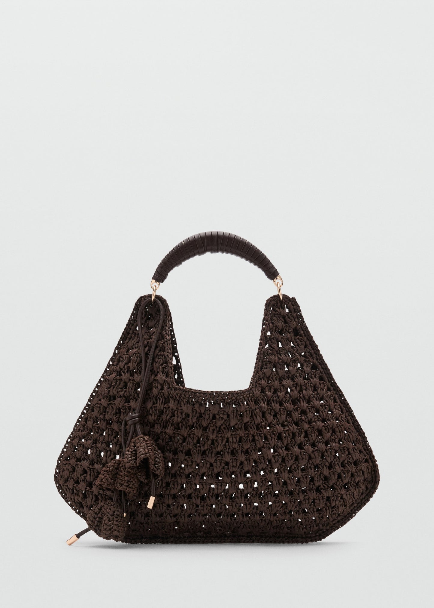 Natural fibre shoulder bag with flower charm