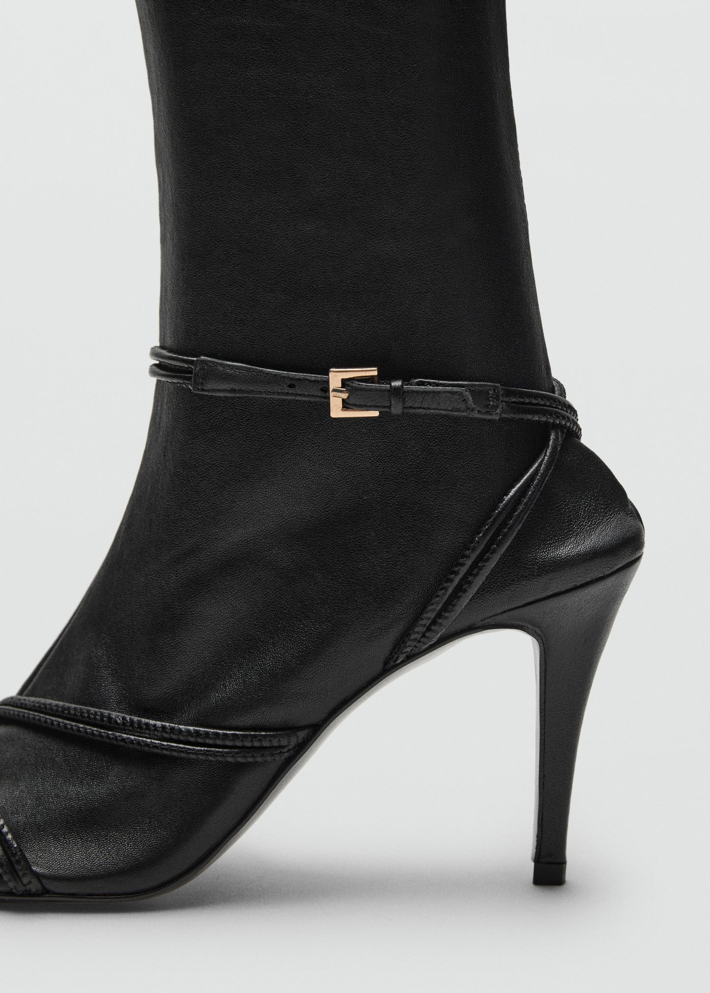 100% leather high boots with straps