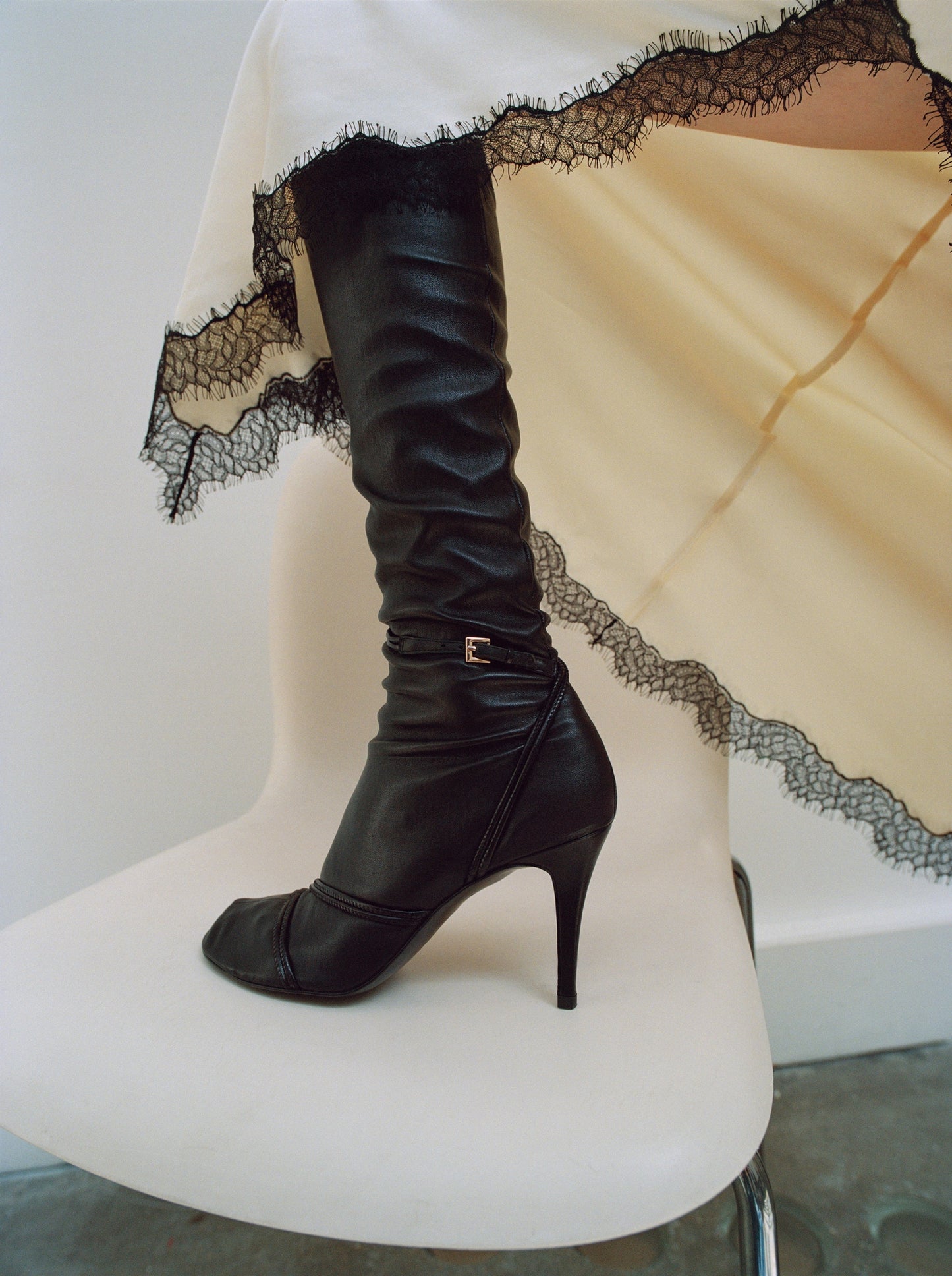 100% leather high boots with straps