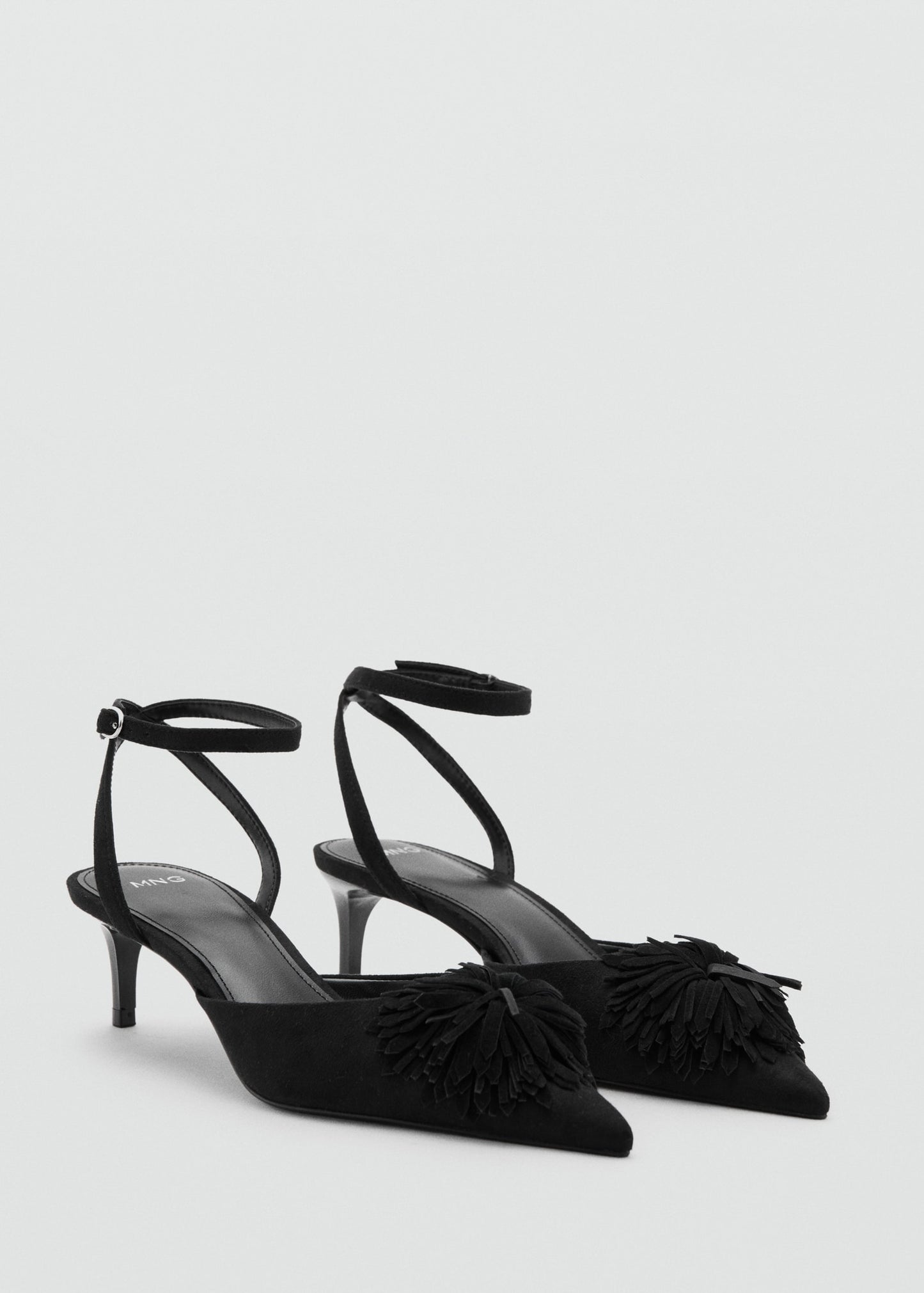 Kitten-heel pom-pom shoes