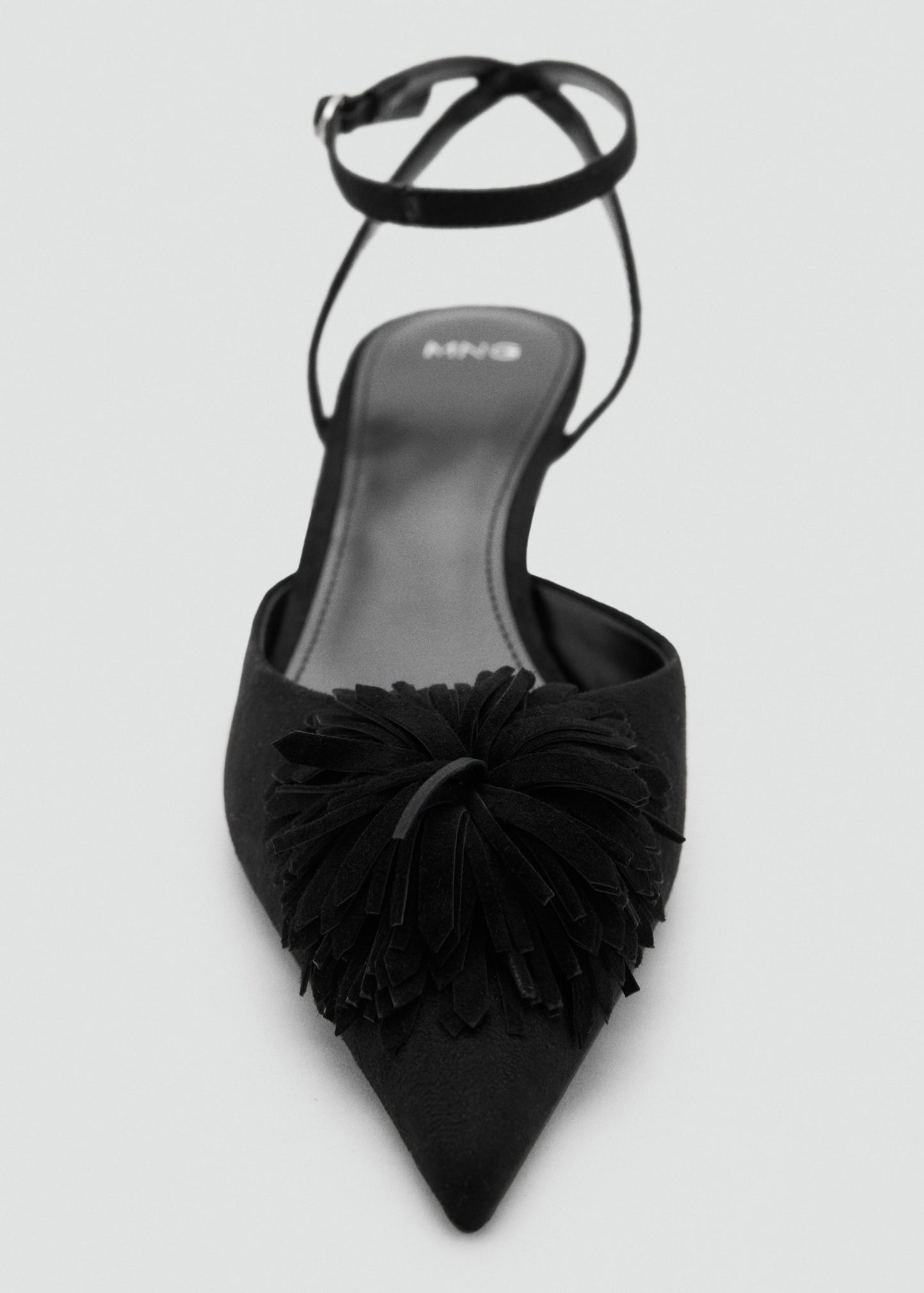 Kitten-heel pom-pom shoes