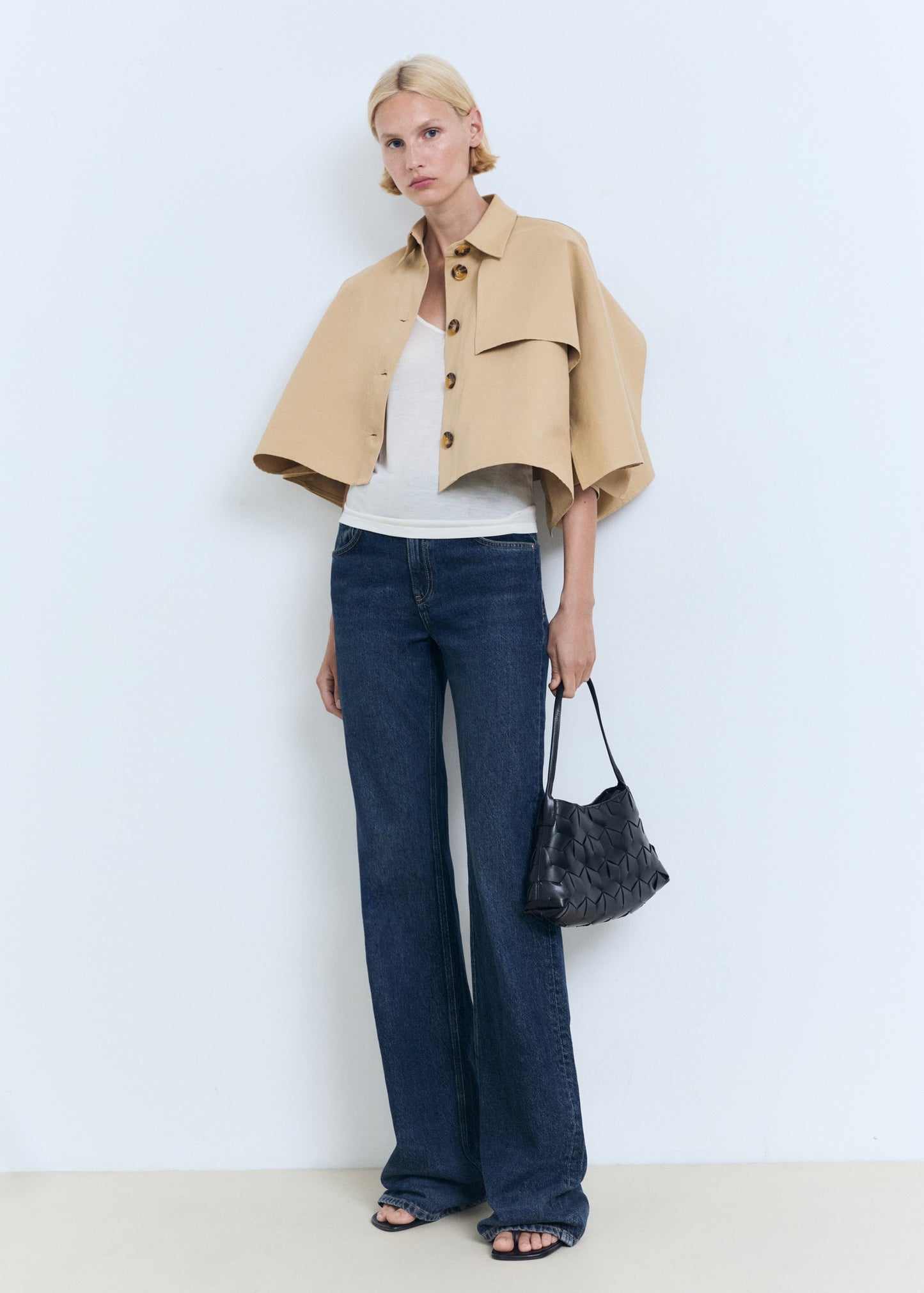 Cape-style cropped trench
