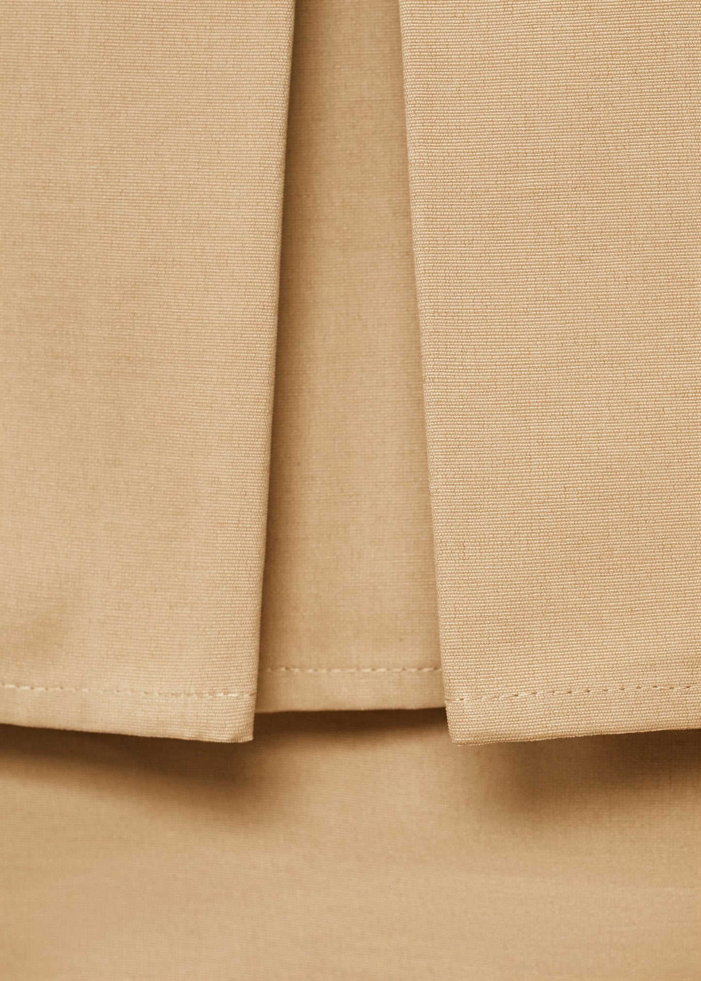 Cape-style cropped trench