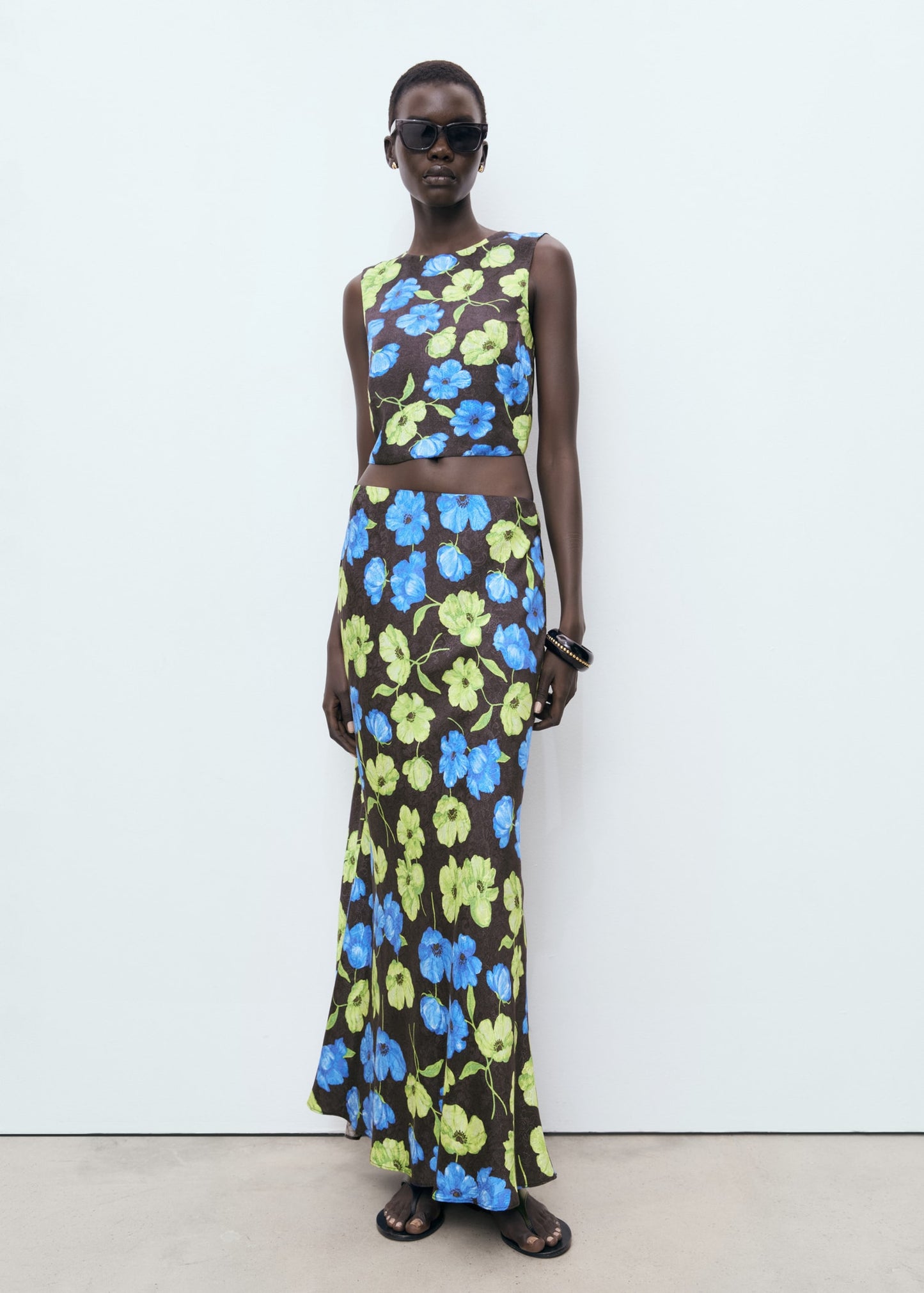 Floral open back crop blouse