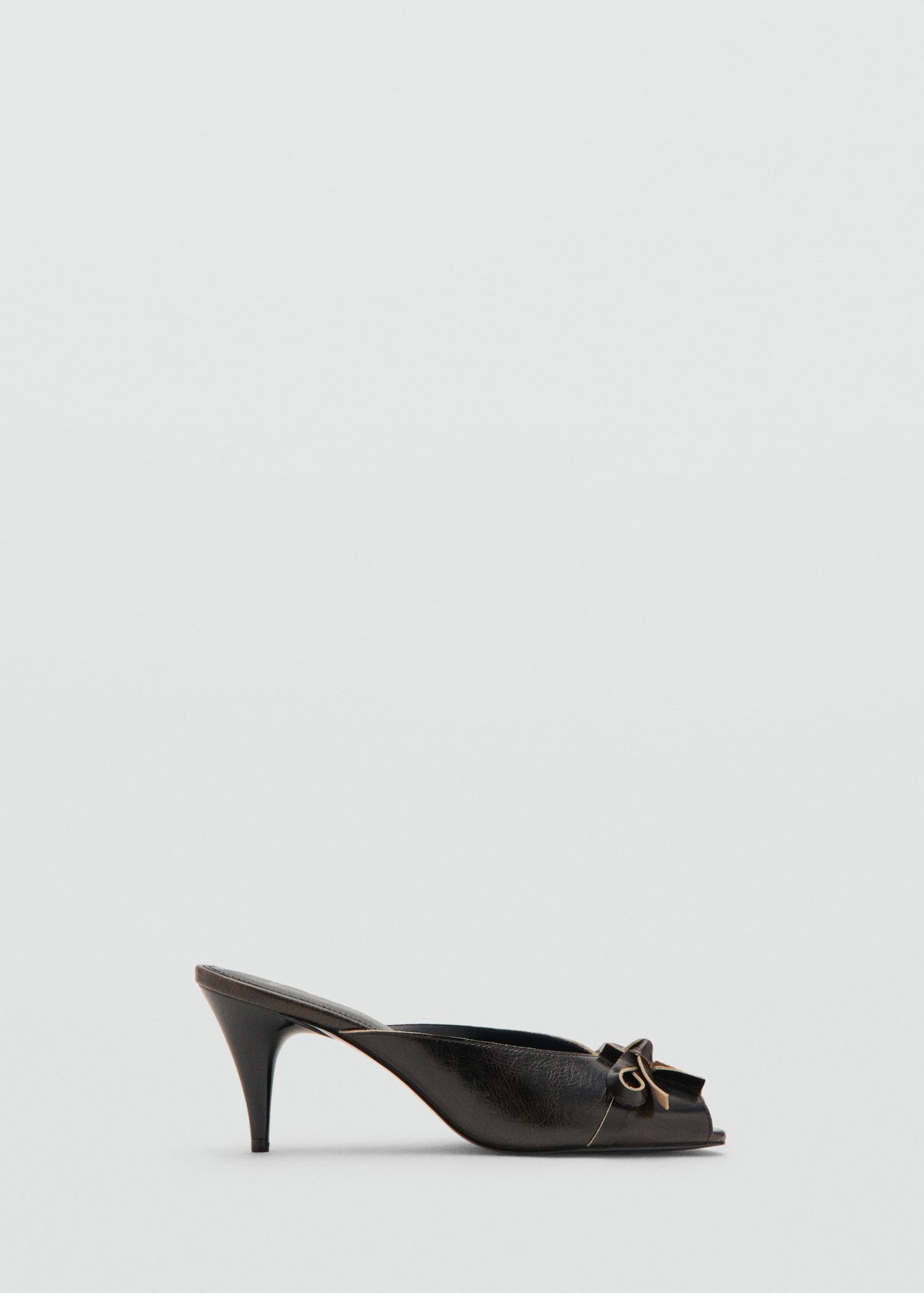 Leather high-heeled sandals with bow