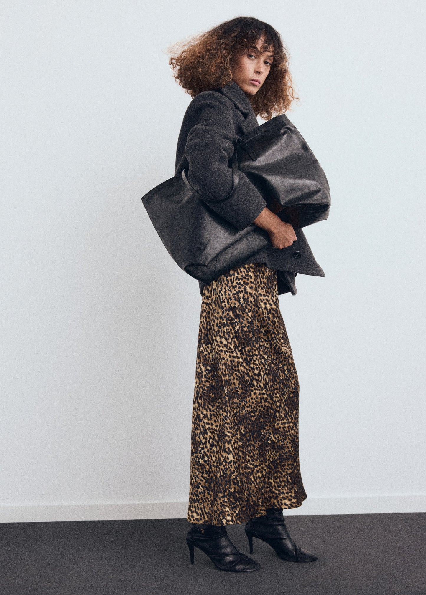 Leopard-print satin skirt