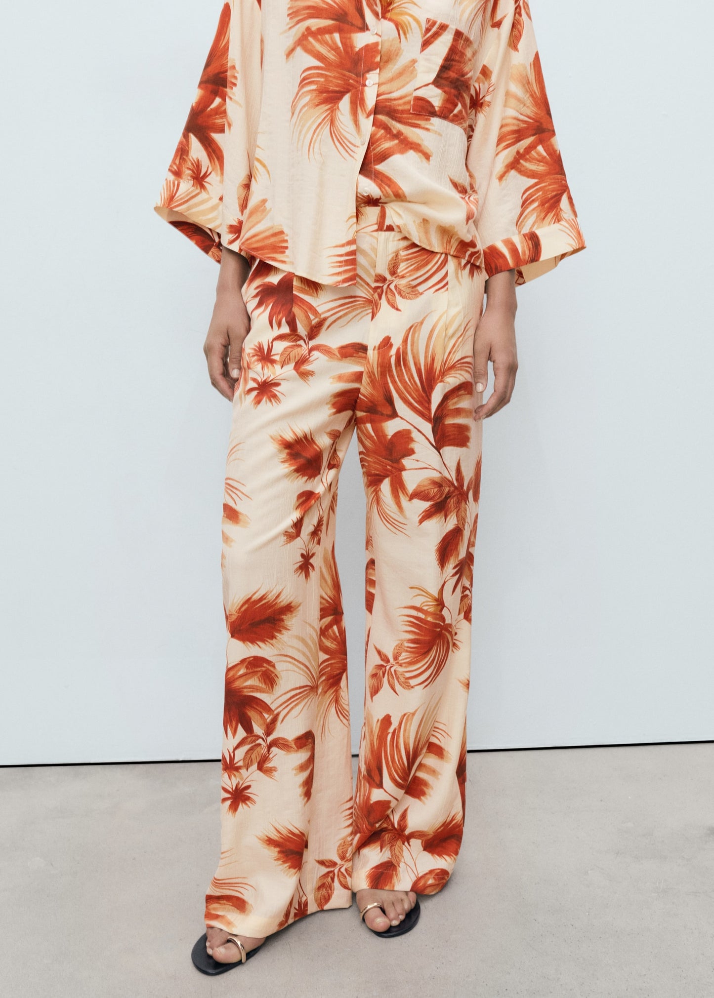 Flowing palm-tree print trousers