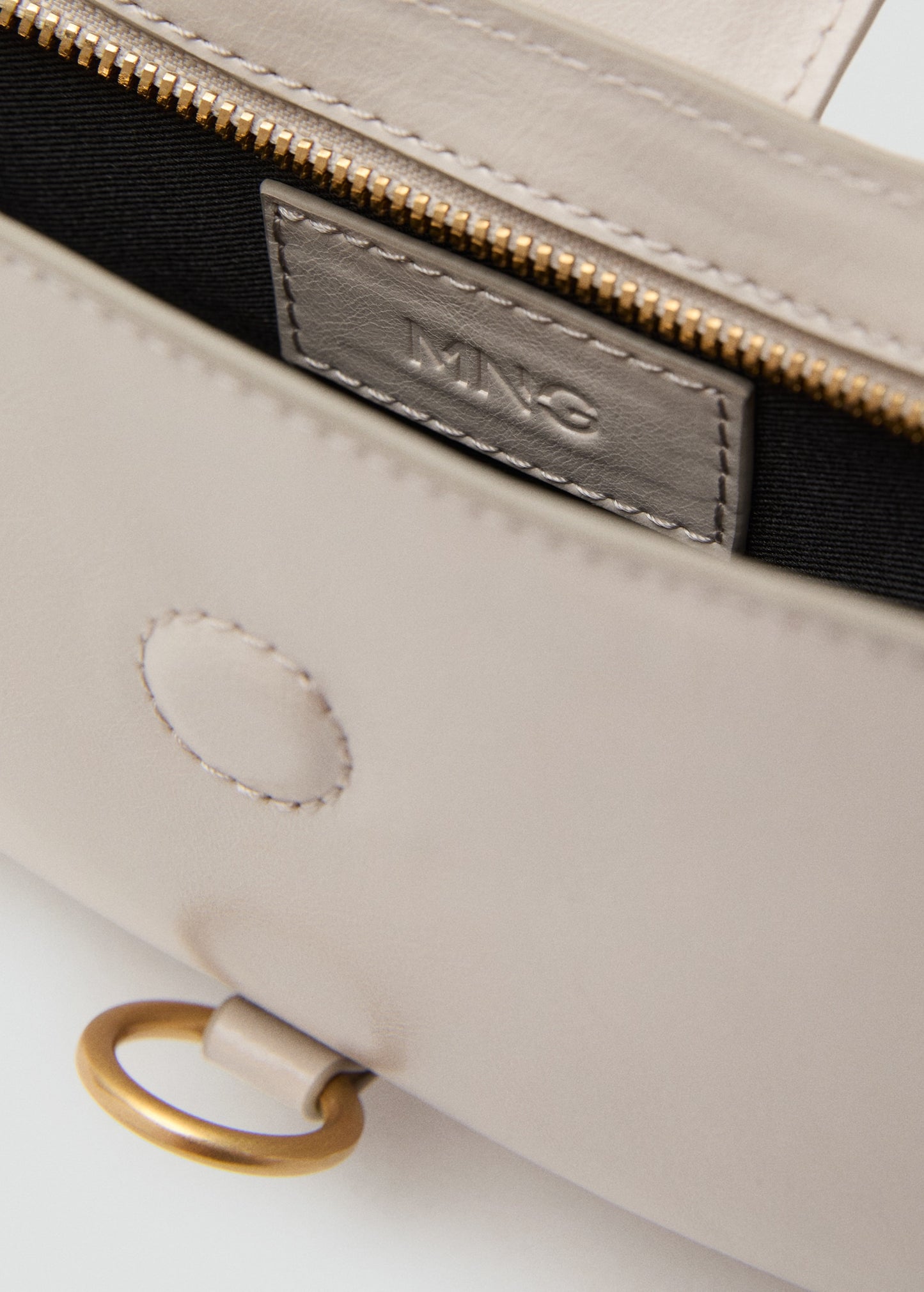 Shoulder bag with snap hook