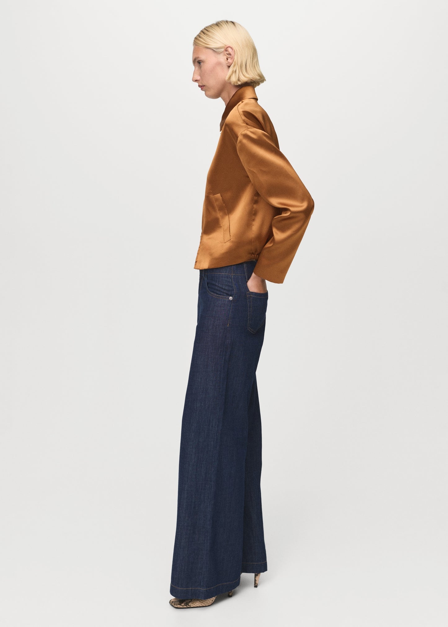 Satin jacket with pockets